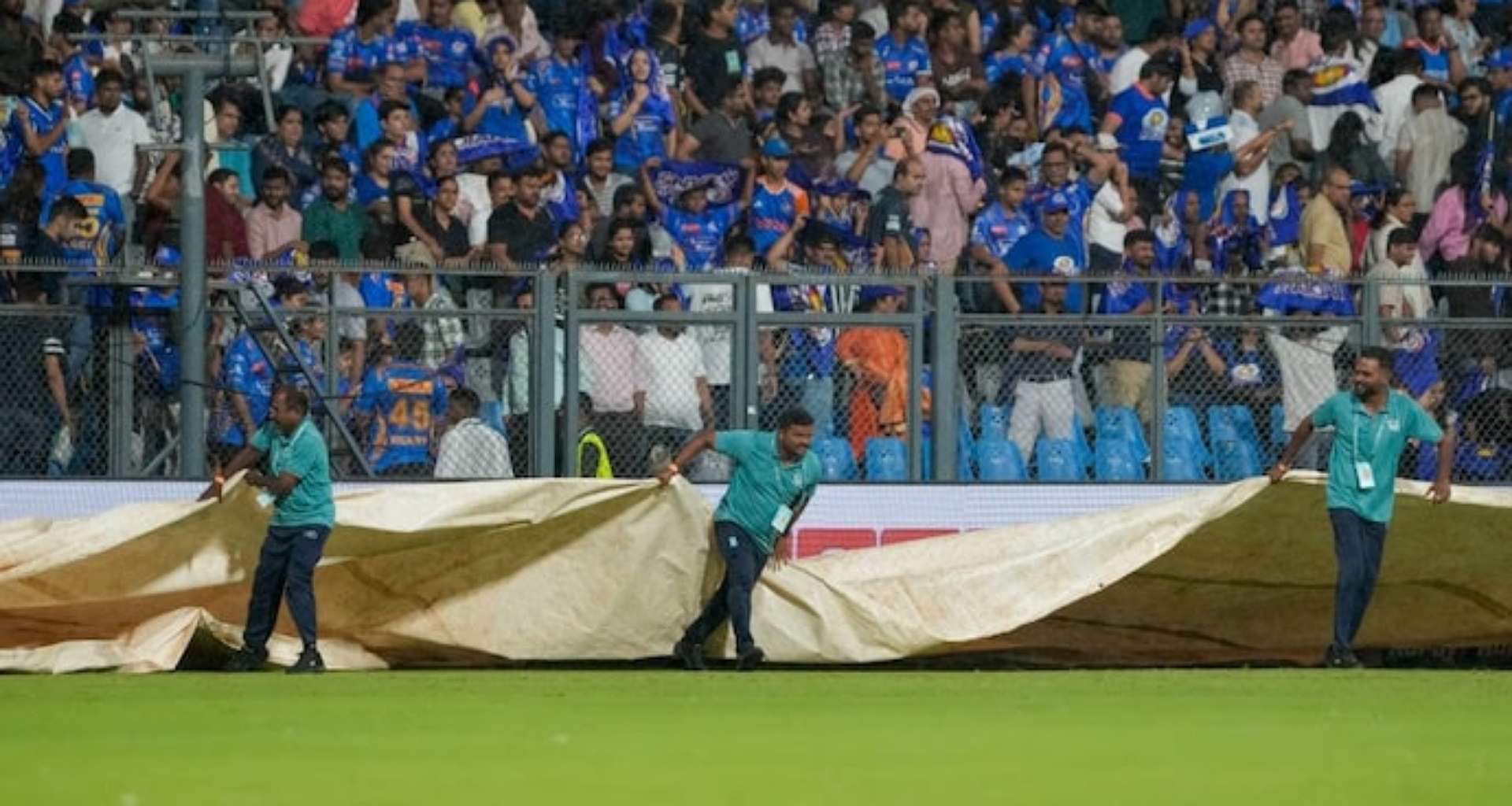 મુંબઈ હવામાન અહેવાલ: જો MI vs DC મેચ વરસાદથી રદ થાય તો પ્લેઓફ માટે કોણ ક્વોલિફાય થશે?