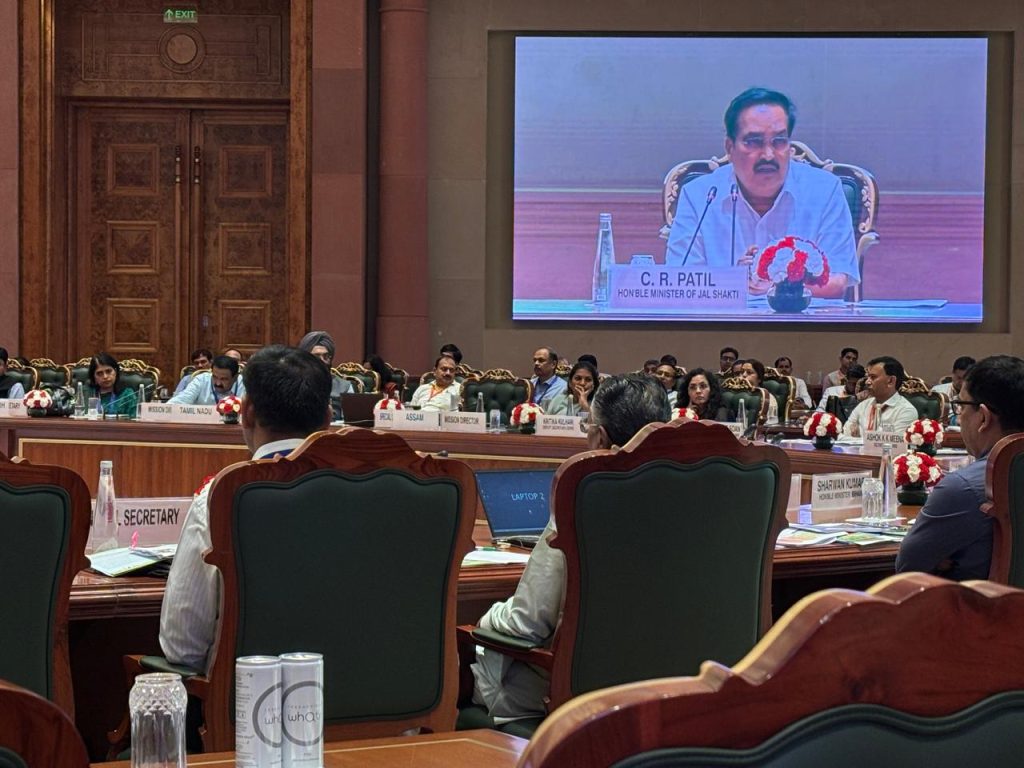 નવી દિલ્હી ખાતે સ્વચ્છ ભારત મિશન-ગ્રામીણ ફેઝ-2ની પ્રગતિ અને ફેઝ-3ના આયોજન અંગે રાઉન્ડટેબલ કોન્ફરન્સ યોજાઈ