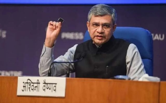 BSF જવાનોને ગંદા ટ્રેન કોચ આપવા બદલ રેલવે મંત્રીએ ચાર અધિકારીઓને સસ્પેન્ડ કર્યા, તપાસના આદેશ આપ્યા