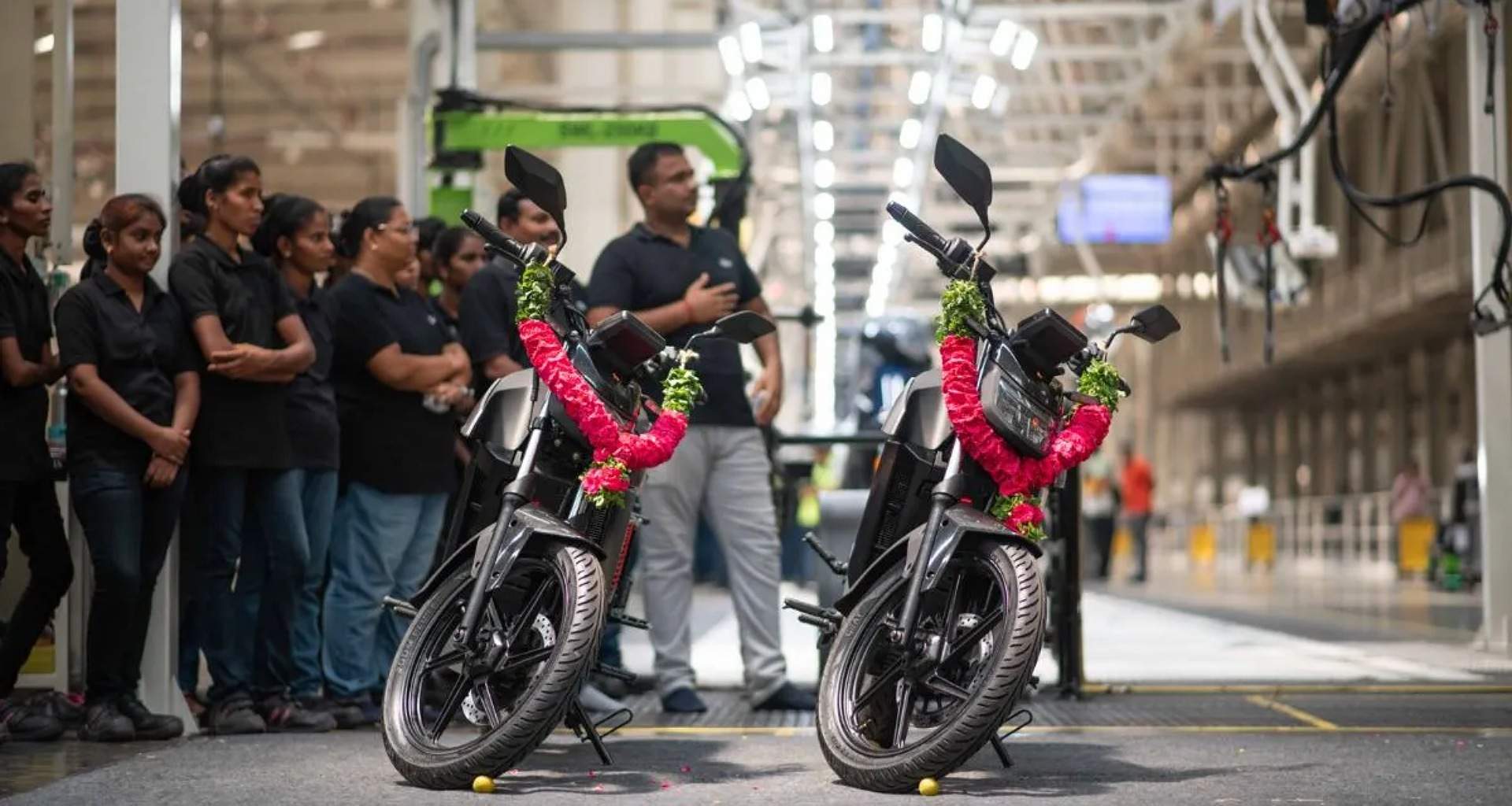 ઓલાએ રોડસ્ટરX બાઇકની ડિલિવરી શરૂ કરી, કિંમત અને રેન્જ અહીં જાણો