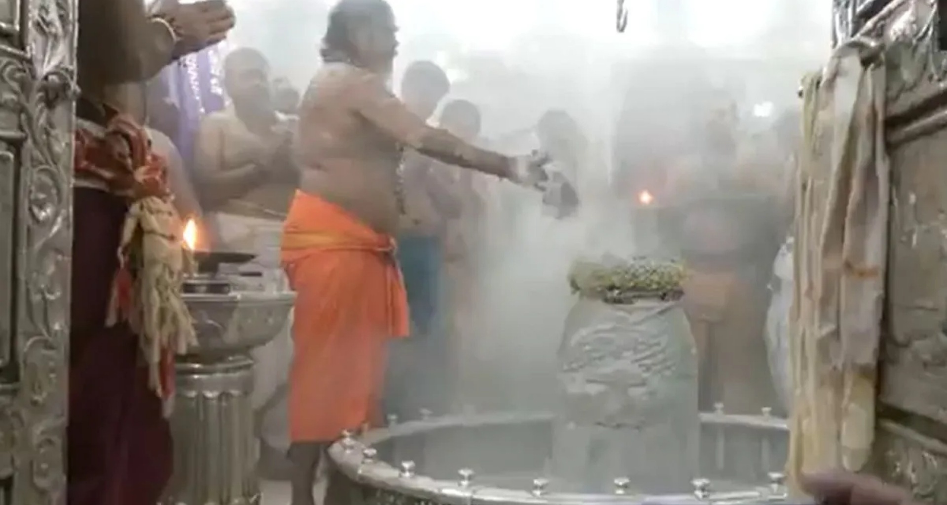 આજે શ્રાવણનો પહેલો સોમવાર, દેશભરના મંદિરોમાં ભક્તોની ભીડ