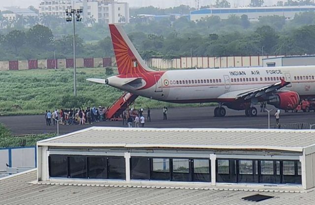 250 ગેરકાયદેસર બાંગ્લાદેશી નાગરિકોને ગુજરાતથી ઢાકા મોકલવામાં આવ્યા