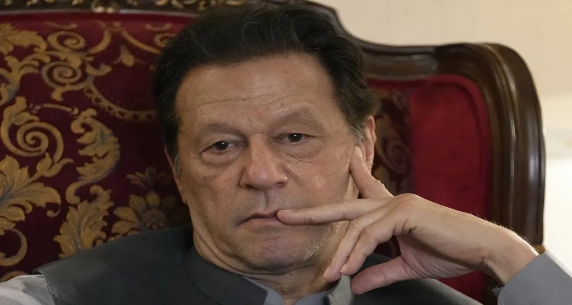 પાકિસ્તાની ધારાસભ્યો લશ્કરને ટેકો આપતા હોવાથી ઇમરાન ખાન મુશ્કેલીમાં, તેમની પાર્ટી પર રાજ્ય વિરોધી નિવેદનો કરવાનો આરોપ