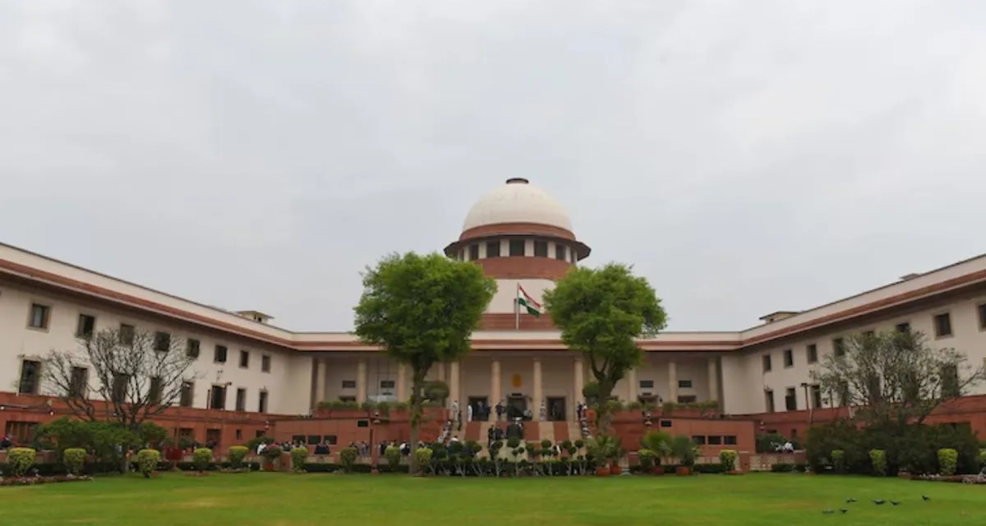 SIR પ્રક્રિયા વિરુદ્ધ મમતા બેનર્જી અને TMC સાંસદોની અરજી પર SC સુનાવણી