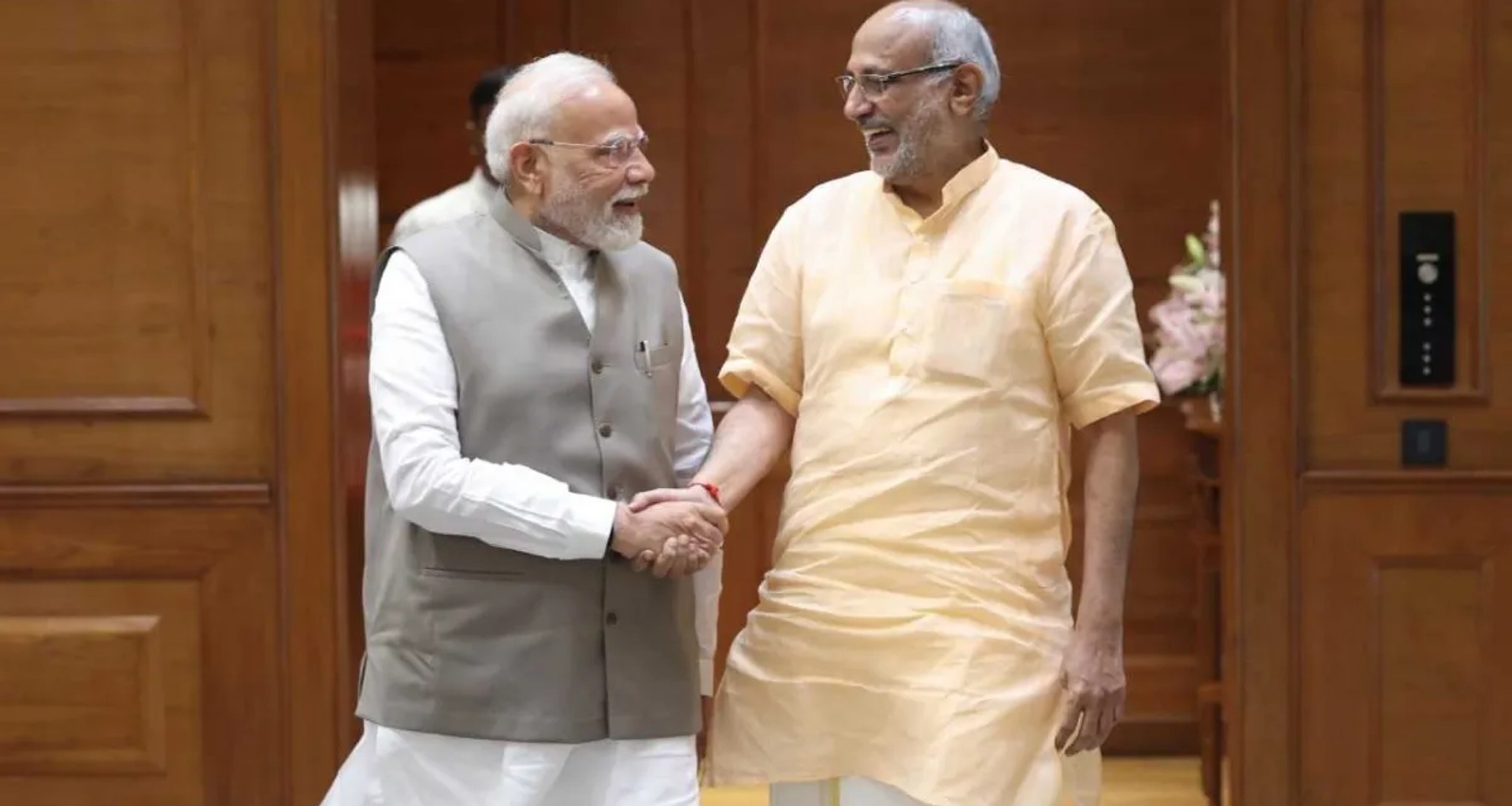 ઉપરાષ્ટ્રપતિ પદ માટે NDA ઉમેદવાર સીપી રાધાકૃષ્ણન પીએમ મોદીને મળ્યા, દિલ્હીમાં થઈ મુલાકાત