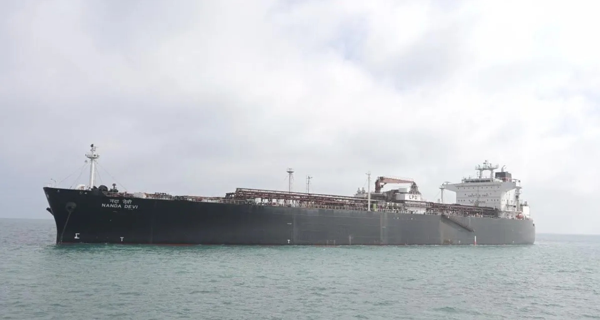 ભારતીય જહાજ "નંદા દેવી" 46500 મેટ્રિક ટન LPG લઈને ગુજરાતના વાડીનાર બંદરે પહોંચ્યું