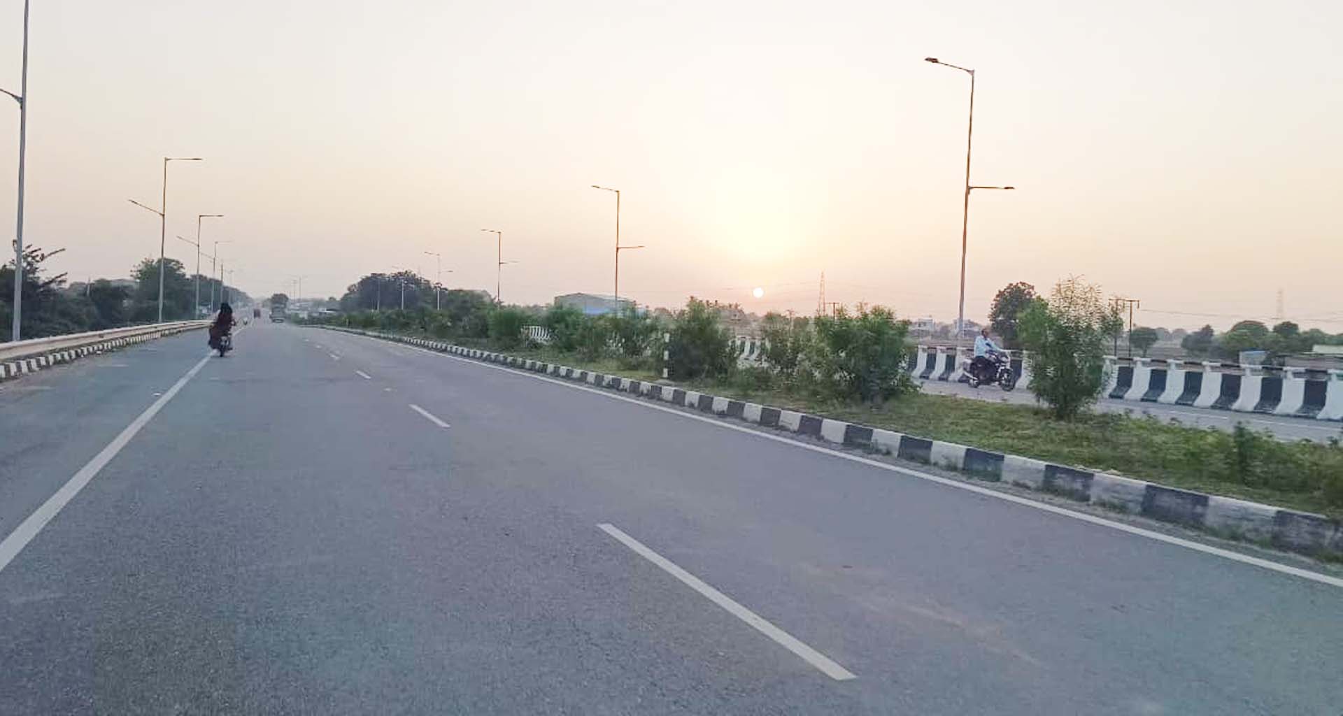 બનાસકાંઠા જિલ્લામાં પવનની દિશા બદલાતા ઠંડીનો ચમકારો જોવા મળ્યો