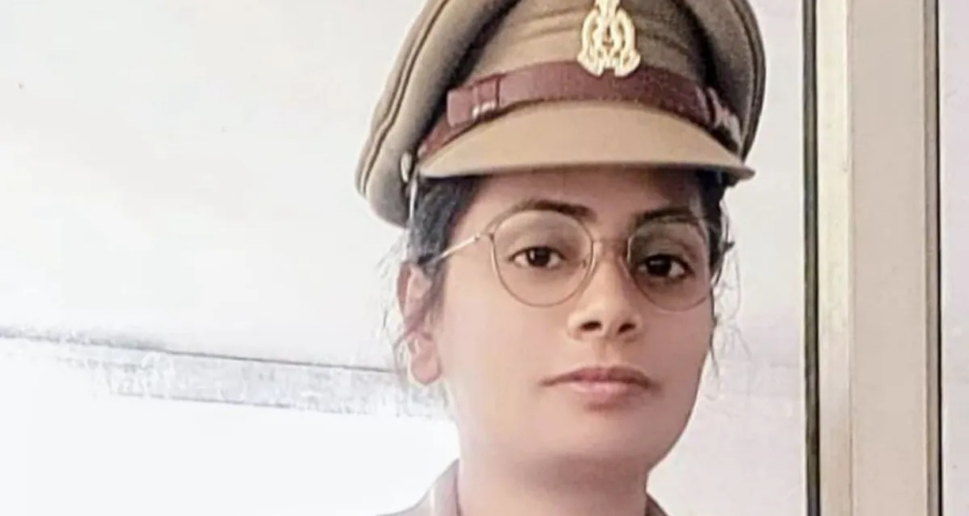 ગાઝિયાબાદ: રખડતા કૂતરાને બચાવવાના પ્રયાસમાં એક મહિલા ઇન્સ્પેક્ટરનો જીવ ગયો, માથામાં ગંભીર ઇજાને કારણે તેનું મોત