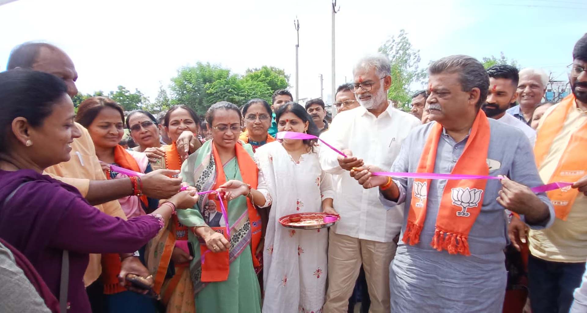 પાલનપુરમાં વોકલ ફોર લોકલ અંતર્ગત રામલીલા મેદાનમાં 75 સ્ટોલ ઉભા કરાયા