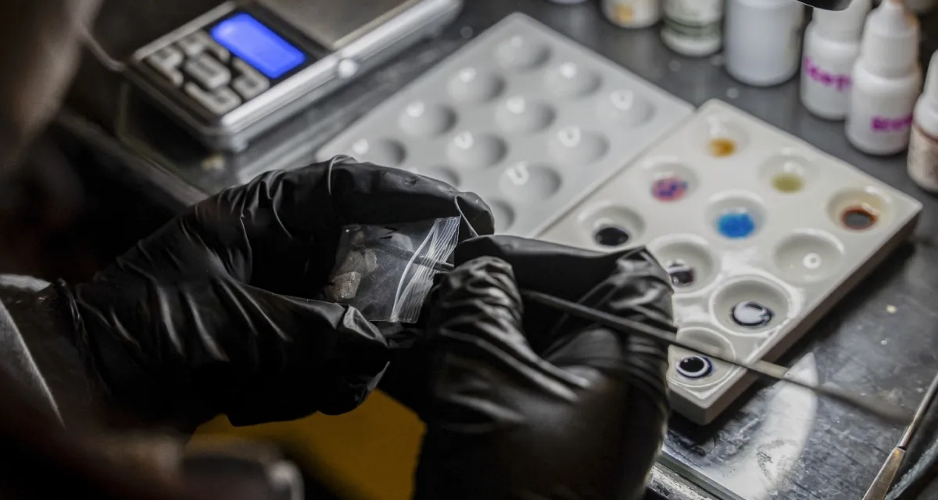 વાપીમાંથી 30 કરોડ રૂપિયાના MD ડ્રગ્સ જપ્ત; ATSએ 300 કિલો કાચો માલ પણ જપ્ત કર્યો