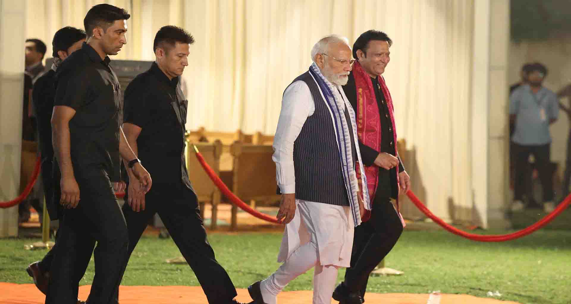 કેબિનેટ મંત્રી બલવંતસિંહ રાજપૂતના સુપુત્રના લગ્ન પ્રસંગે આશીર્વાદ આપતા વડાપ્રધાન નરેન્દ્રભાઈ મોદી