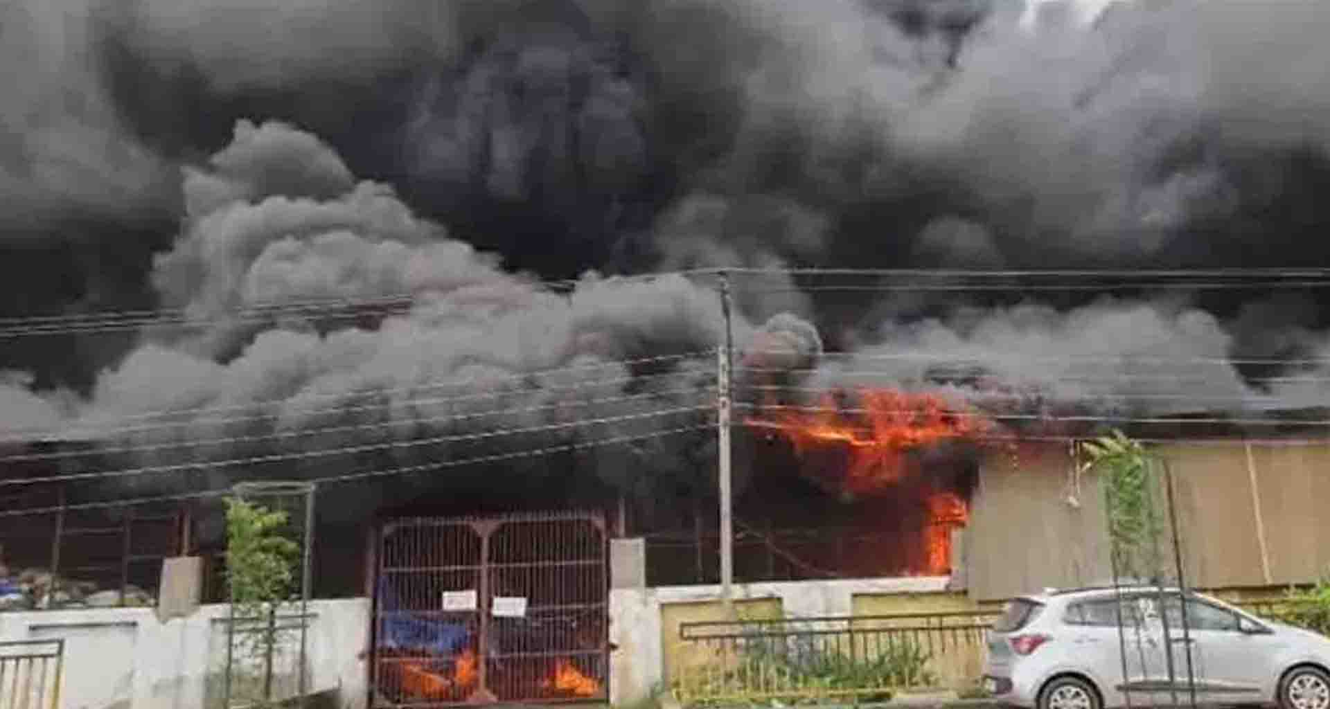 ખેડાની રાઇસ મિલમાં આગ લગતા અફડા તફડી; ધુમાડના ગોટે ગોટા