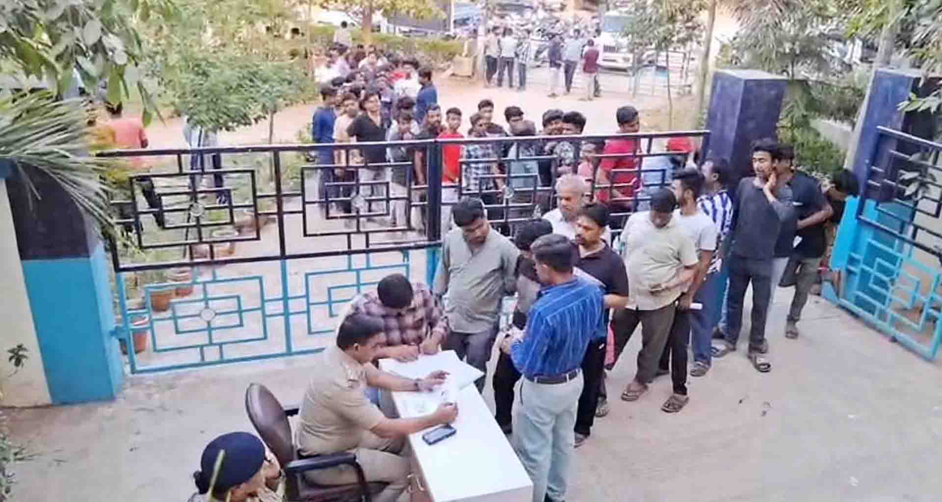 બનાસકાંઠામાં શંકાસ્પદ લોકો સામે પોલીસની તવાઈ; બાંગ્લાદેશ-પાકિસ્તાની કનેક્શન ધરાવતા તત્વોને શોધવાની કવાયત