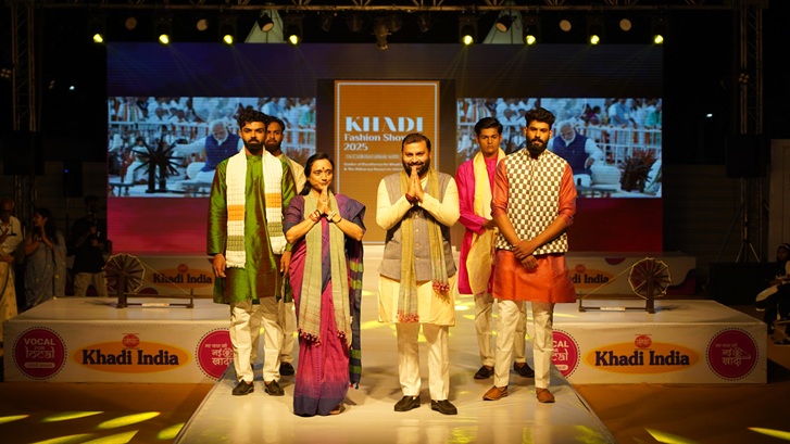 વડોદરામાં સયાજીગંજ વિસ્તારમાં પારસી અગિયારી ગ્રાઉન્ડ ખાતે ઝોનલ કક્ષાના ખાદી પ્રદર્શનનું ભવ્ય ઉદ્ઘાટન કરવામાં આવ્યું