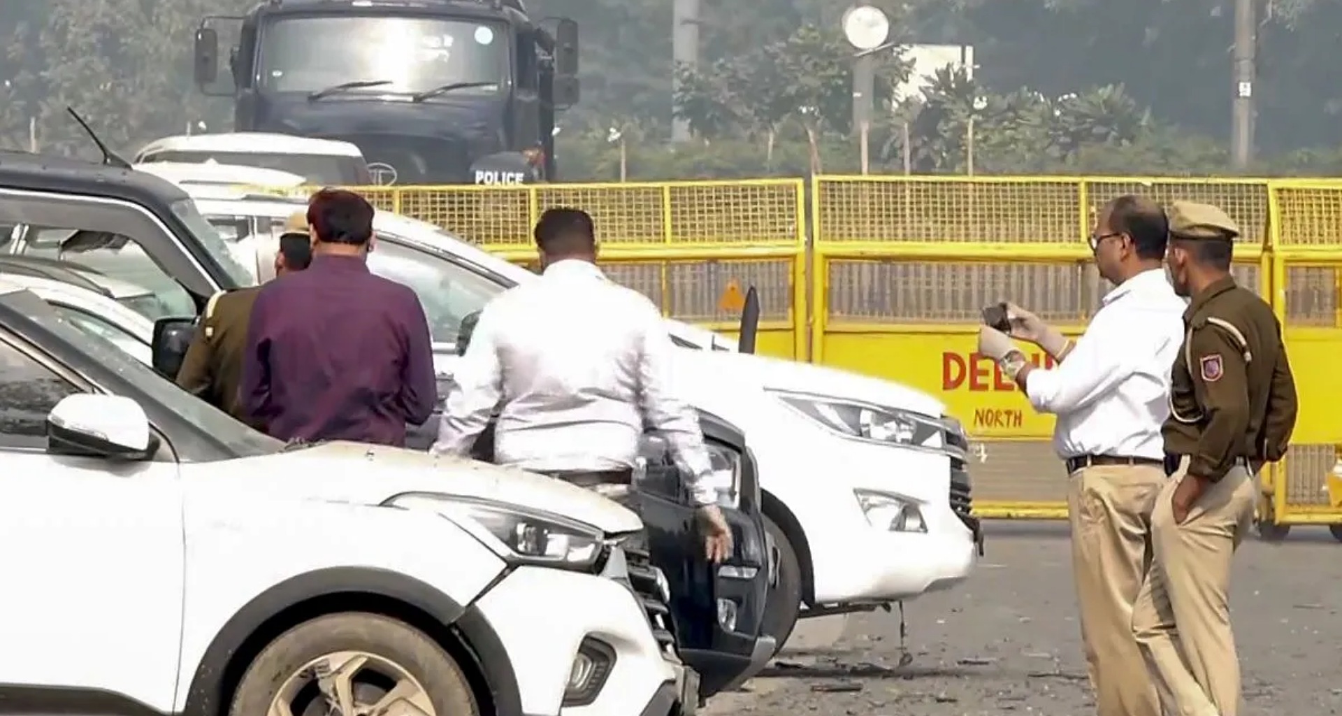 દિલ્હી બોમ્બ બ્લાસ્ટ કેસમાં મોટો ખુલાસો: શંકાસ્પદો એક નહીં પણ બે કારમાં આવ્યા હતા!