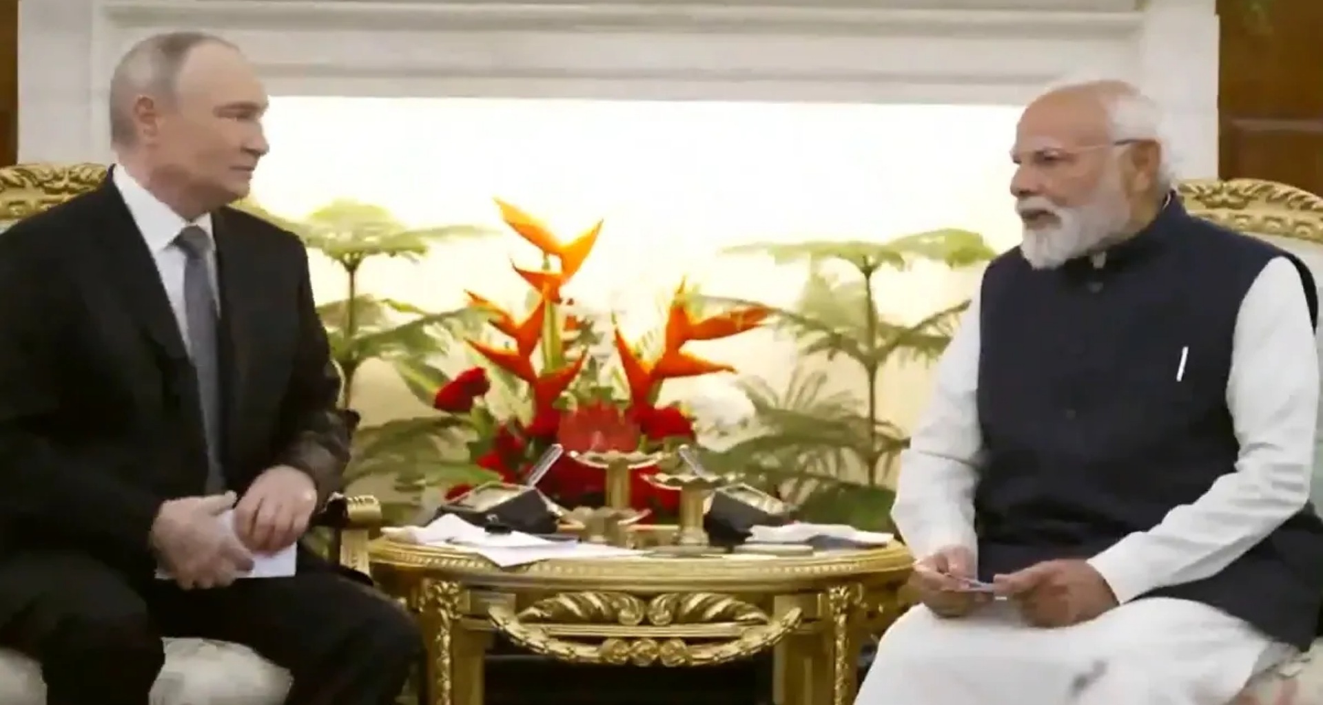 યુક્રેન સાથે ચાલી રહેલા યુદ્ધ વચ્ચે પીએમ મોદીએ પુતિનને કહ્યું, 'ભારત શાંતિનું સમર્થન કરે છે', દ્વિપક્ષીય બેઠકમાંથી 10 મુખ્ય મુદ્દાઓ