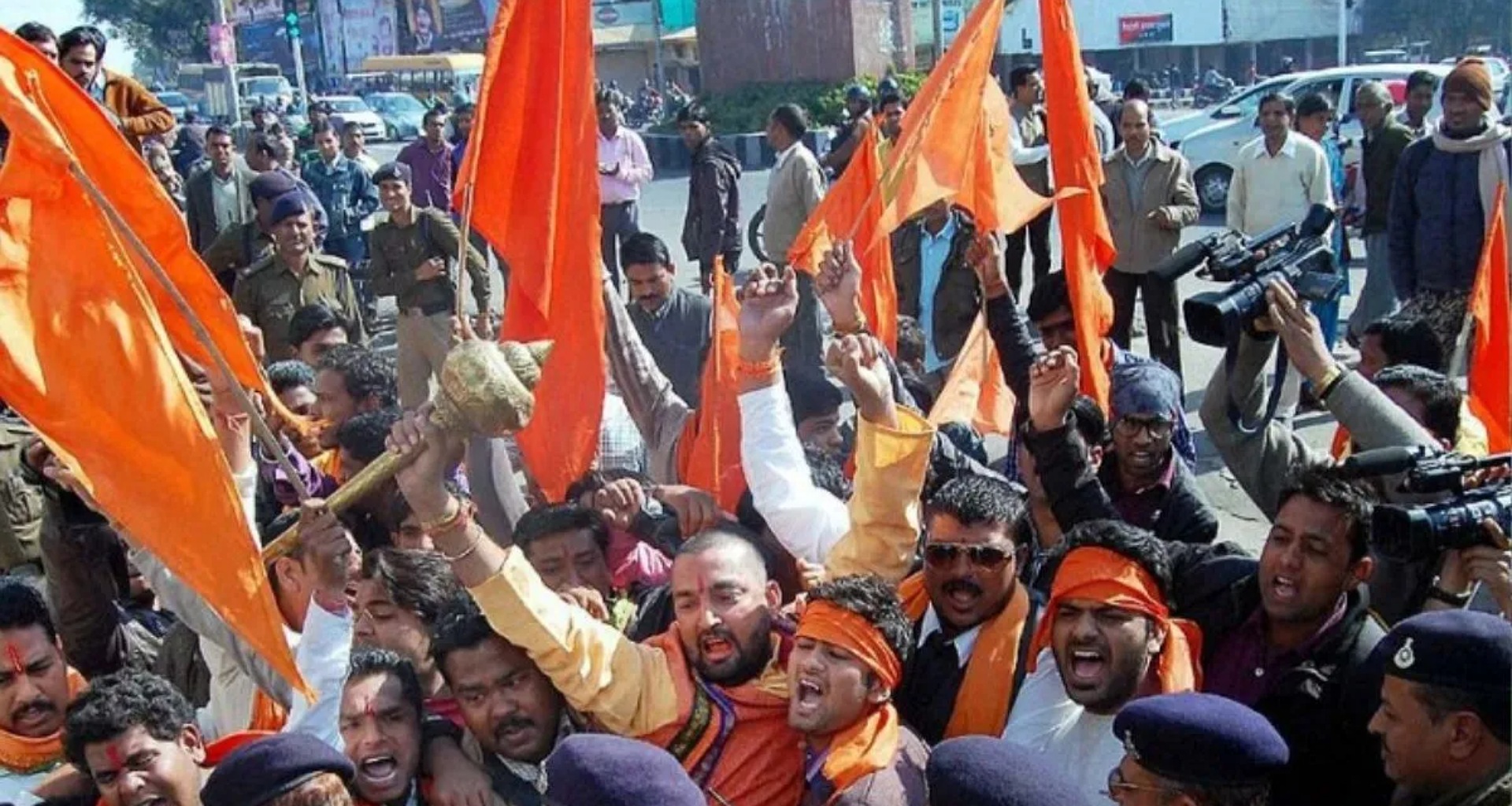 કોંગ્રેસના નેતાએ બજરંગ દળ પર પ્રતિબંધ મૂકવાની માંગ કરી, કહ્યું 'આ સંગઠન ગુનાઓમાં સામેલ છે'