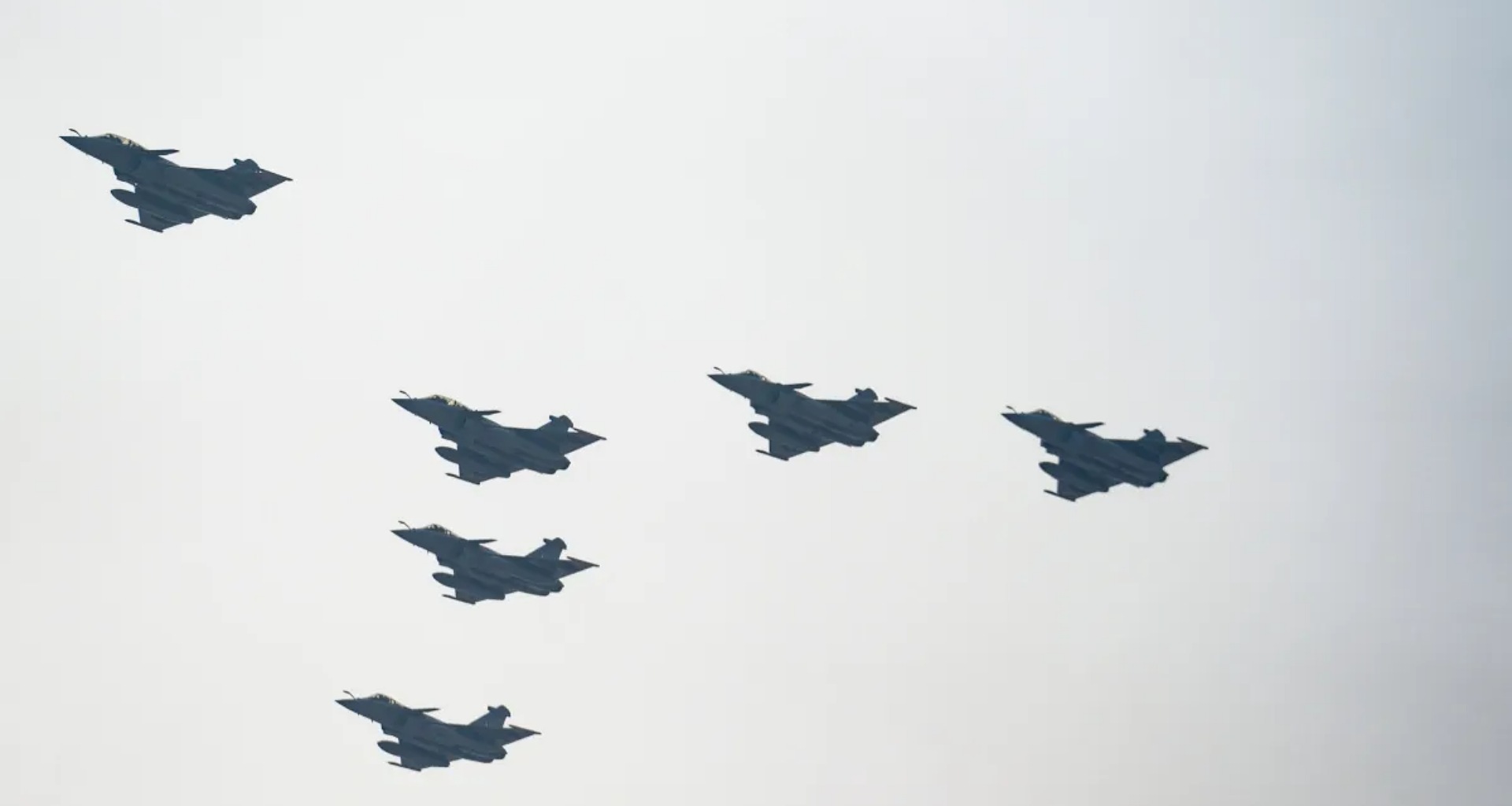 26 જાન્યુઆરીએ આકાશમાં દેખાશે 'સિંદૂર', રાફેલ, S-30 અને જગુઆર ફાઇટર જેટ ખાસ ફોર્મેશનમાં ઉડાન ભરશે