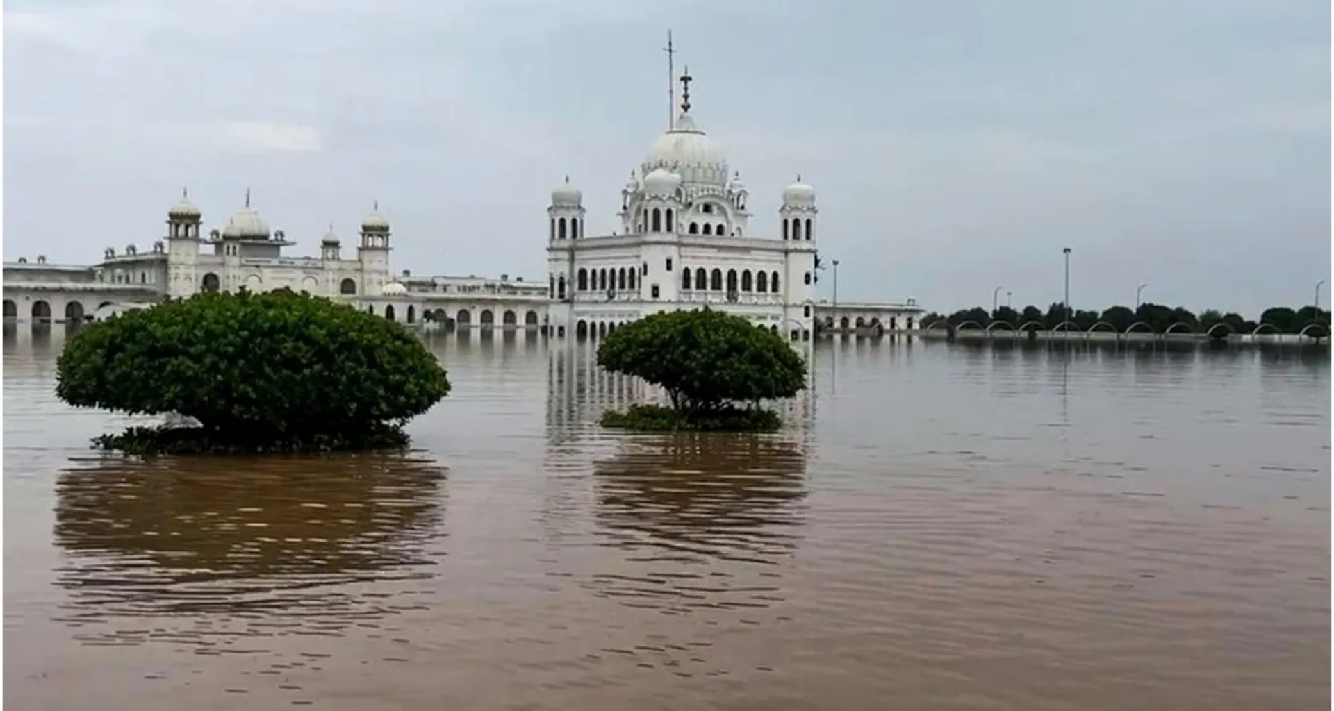 પાકિસ્તાનમાં પૂરે તબાહી મચાવી, છેલ્લા 24 કલાકમાં 30 લોકોના મોત, હજારો ગામડાઓ ડૂબી ગયા