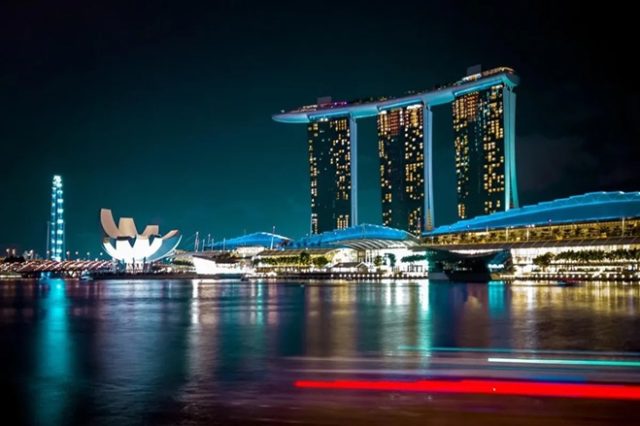 સિંગાપોરે યુવાનોમાં વધતા કટ્ટરપંથીકરણ અને ઉગ્રવાદી વિચારધારાઓને ટાંકીને ઉચ્ચ આતંકવાદી ખતરાની ચેતવણી આપી