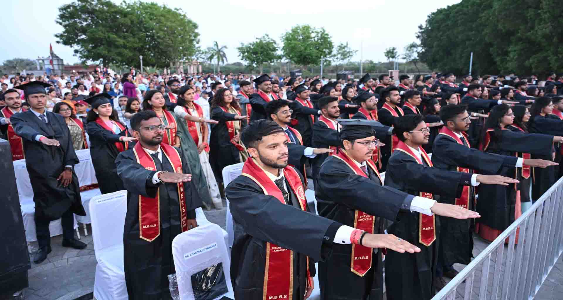 આરોગ્યમંત્રી ઋષિકેશ પટેલના હસ્તે કોલેજના 184 વિદ્યાર્થીઓને પદવી એનાયત કરવામાં આવી