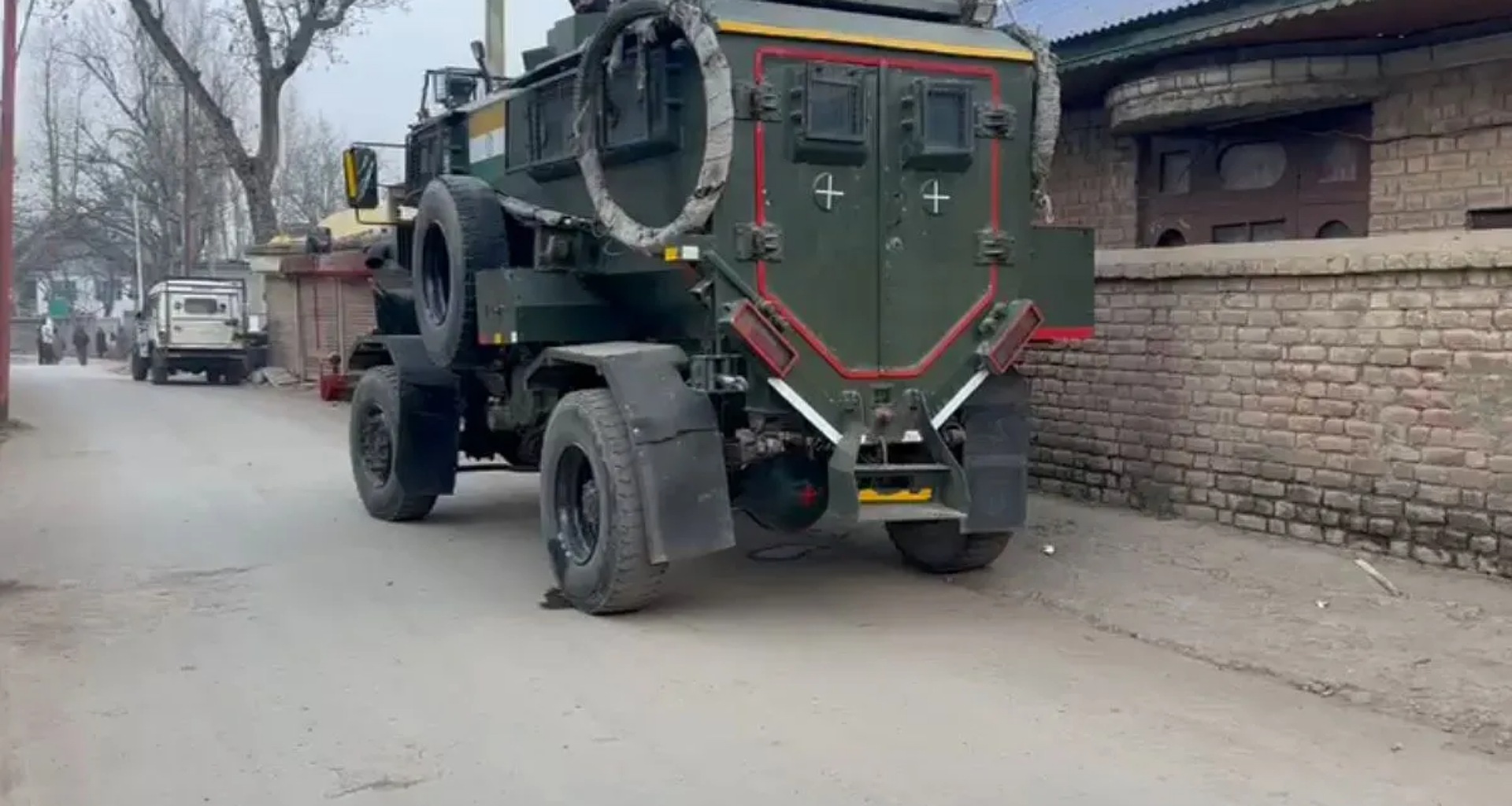 દિલ્હી બ્લાસ્ટ કેસમાં NIAની કાર્યવાહી ચાલુ, જમ્મુ-કાશ્મીરમાં મૌલવી ઇરફાન, ડોક્ટર અદીલ અને મુઝમ્મિલના ઘરે દરોડા