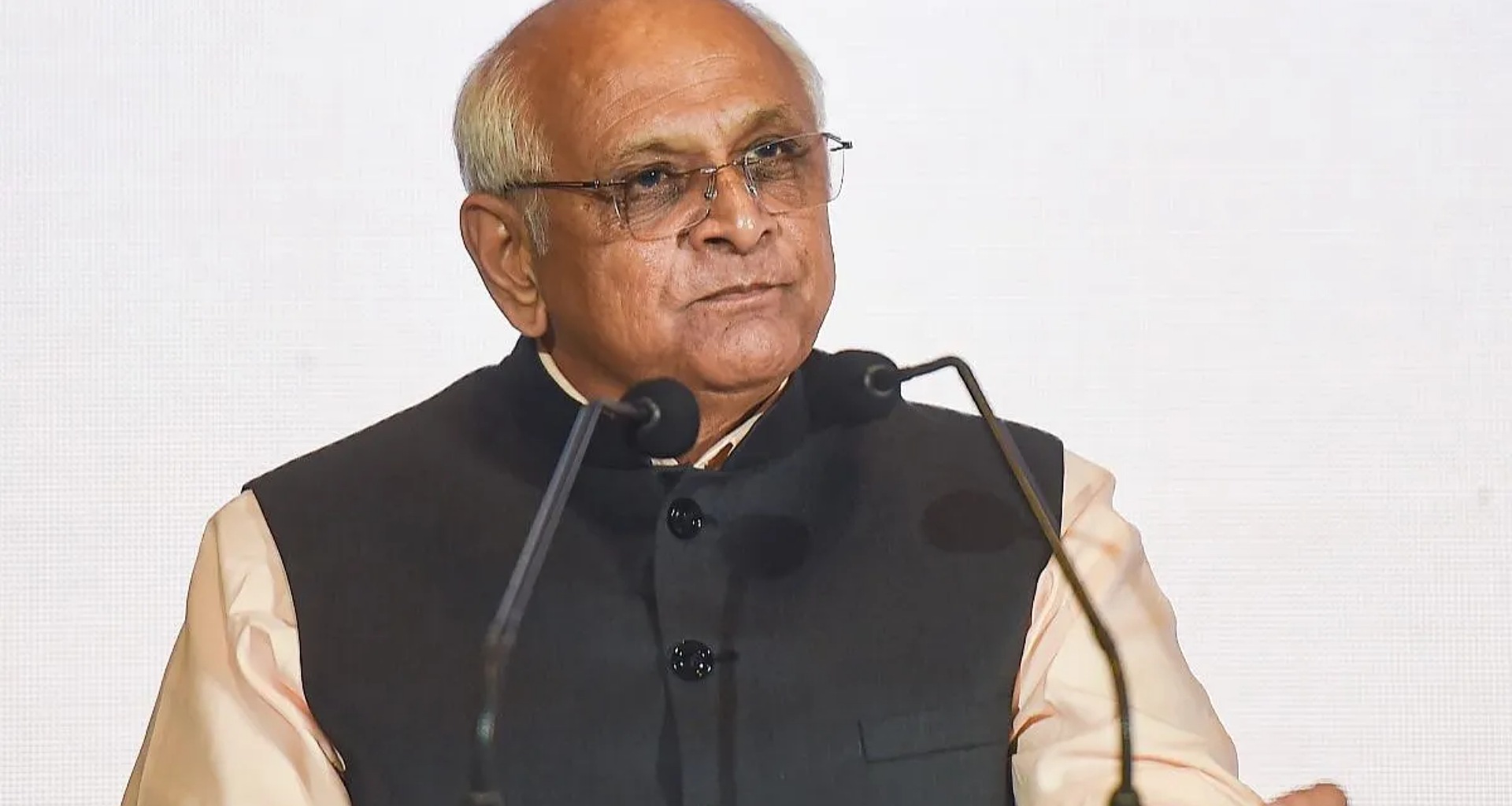 ગુજરાત સરકારે કમોસમી વરસાદથી પ્રભાવિત ખેડૂતો માટે 10,000 કરોડ રૂપિયાના રાહત પેકેજની જાહેરાત કરી