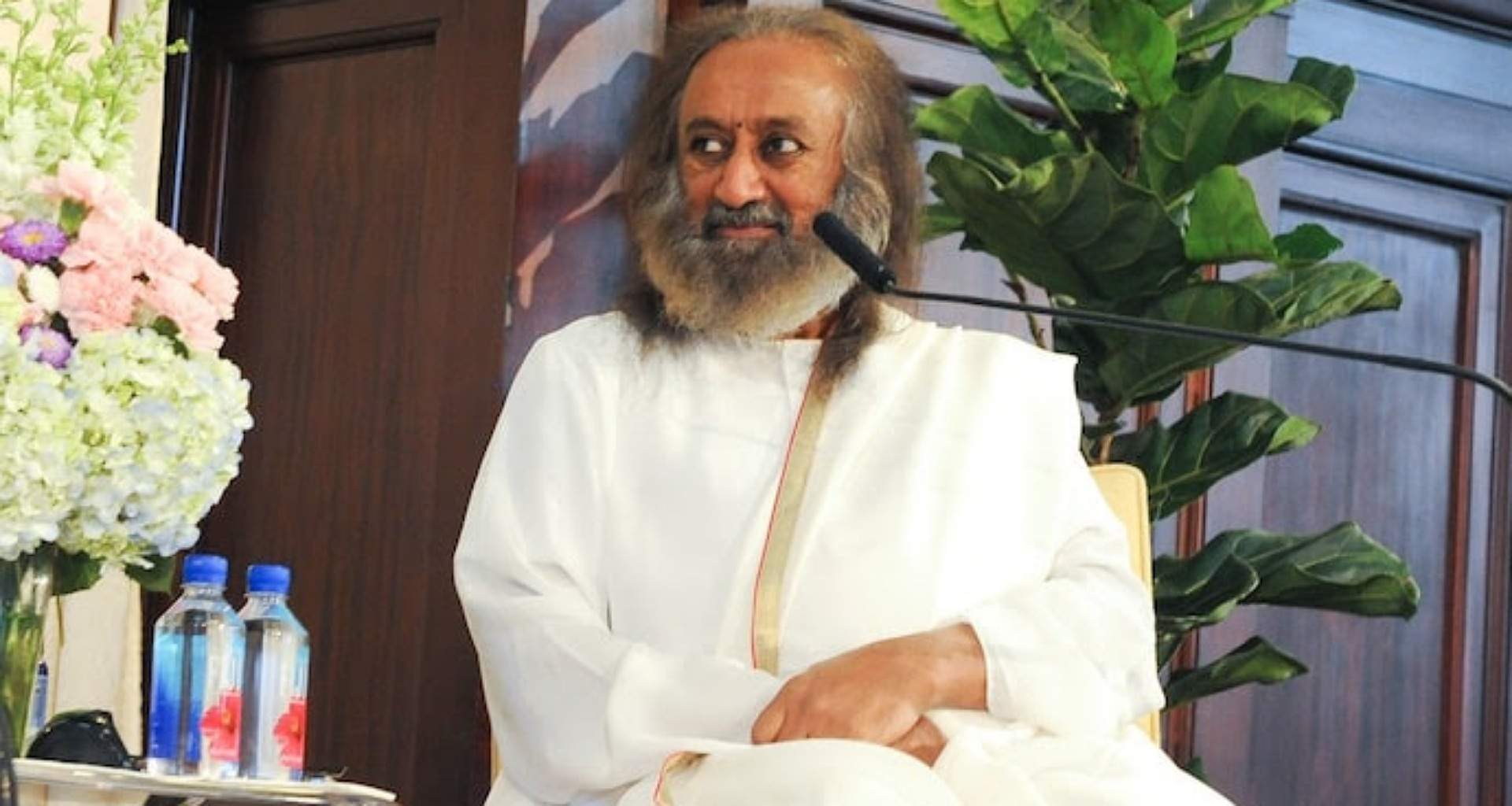 ગુરુદેવ શ્રી શ્રી રવિશંકર કહે છે કે ધ્યાન વિના યોગ અધૂરો છે