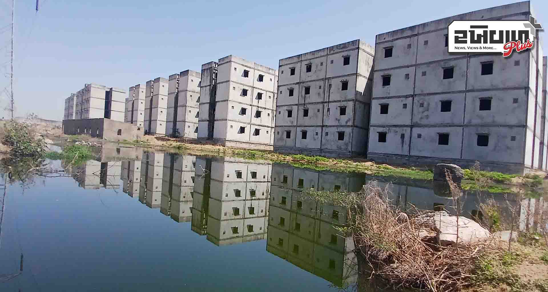 પાલનપુર; રાજીવ આવાસ યોજના હેઠળ બનાવેલ 1392 આવાસ ખંડેર....!!