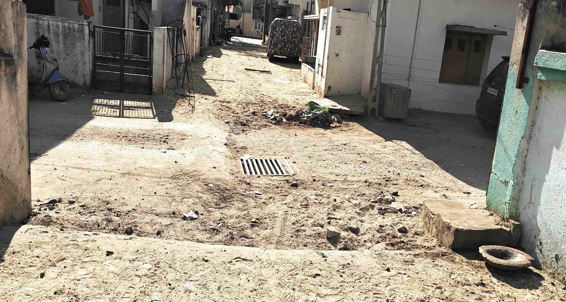 પાલનપુરની વૃંદાવન સોસાયટીમાં બ્લોકની કામગીરીમાં ધુપલ્લબાજી ની રાવ