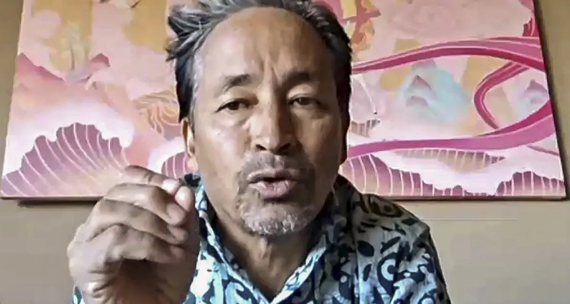 સોનમ વાંગચુકની પત્નીની અરજી પર સુપ્રીમ કોર્ટે કેન્દ્રને નોટિસ ફટકારી