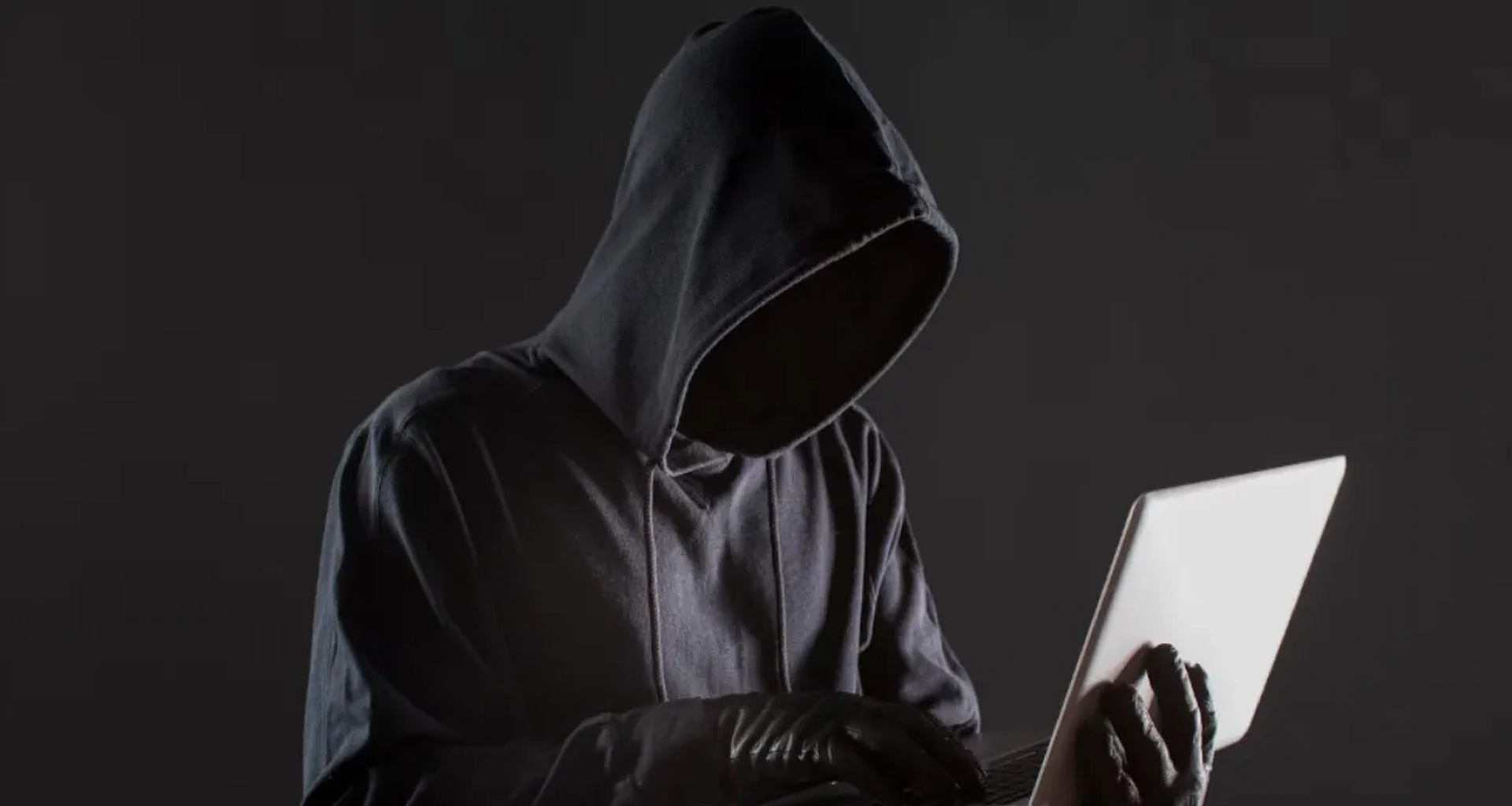 ગુજરાત પોલીસના CID-ક્રાઇમે  સાયબર ગુનેગારોને 200 કરોડ રૂપિયા મોકલવાના આરોપમાં છ લોકોની ધરપકડ કરી