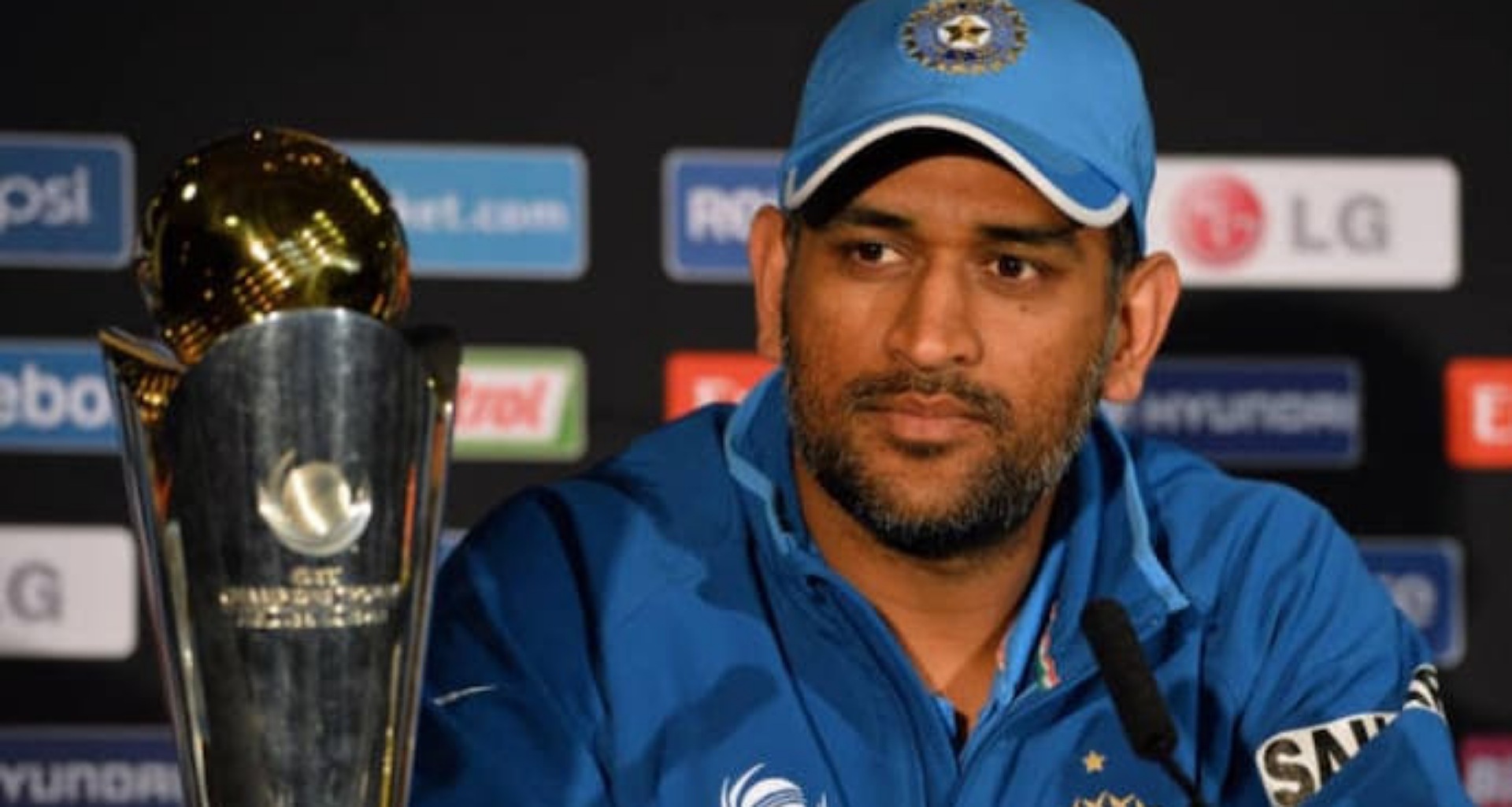 એમએસ ધોનીએ આઇકોનિક ઉપનામ 'કેપ્ટન કૂલ' ના ટ્રેડમાર્ક માટે અરજી કરી