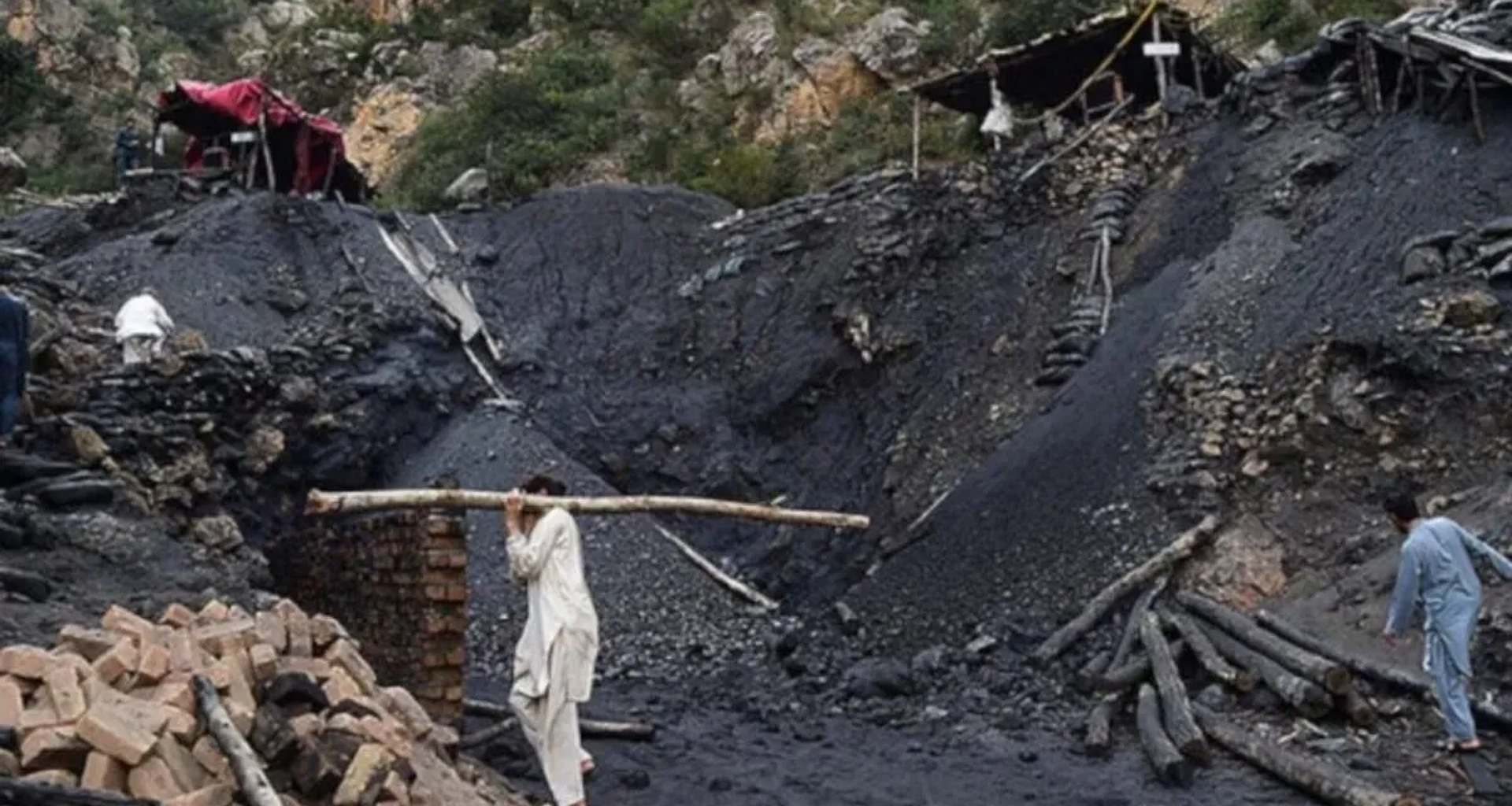 બલૂચિસ્તાનમાં જોરદાર વિસ્ફોટ, કોલસાની ખાણમાં કામ કરતા 12 ખાણિયાઓએ ગુમાવ્યો જીવ