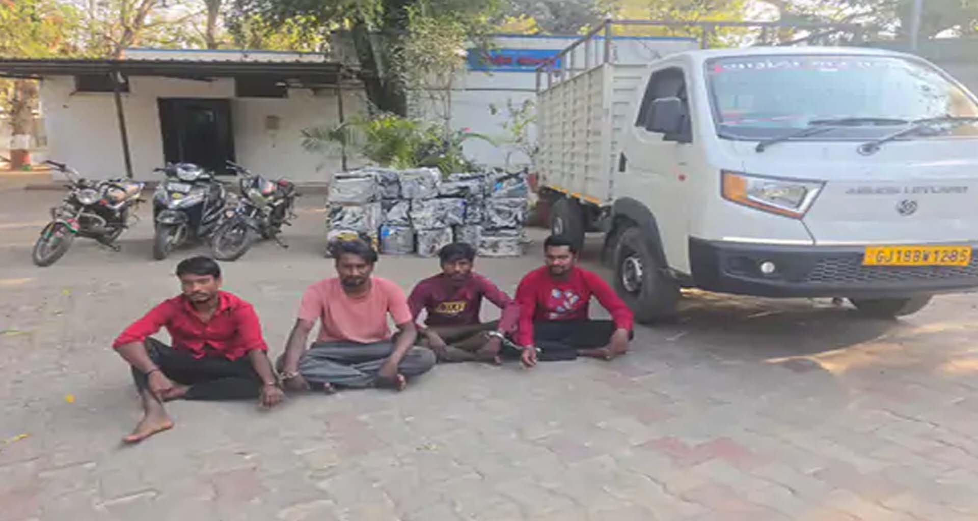 સાબરકાંઠા LCBએ તલોદ ફેક્ટરીમાંથી એલ્યુમિનિયમ ચોરી કરનાર રૂ. 7.31 લાખના મુદ્દામાલ સાથે 4 ઝડપ્યા