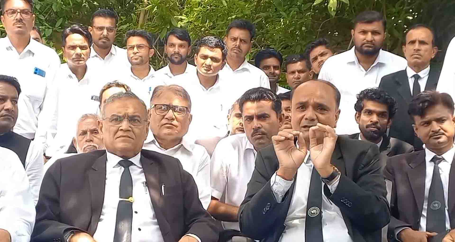 પાલનપુરનું કોર્ટ સંકુલ જગાણા ખસેડવાનો વિરોધ; વકીલોએ કોર્ટોના સ્થળાંતર સામે માંડ્યો મોરચો