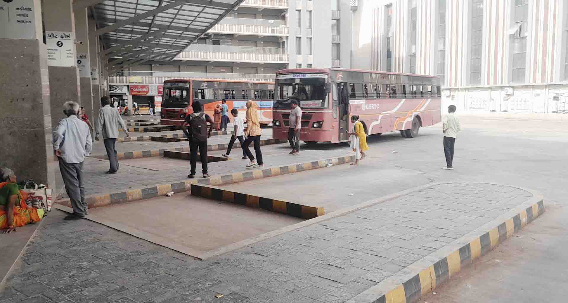 પાલનપુર એસ.ટી. વિભાગને ઉનાળુ વેકેશન ફળ્યું; એકસ્ટ્રા બસો અને રૂટ પર ભીડ