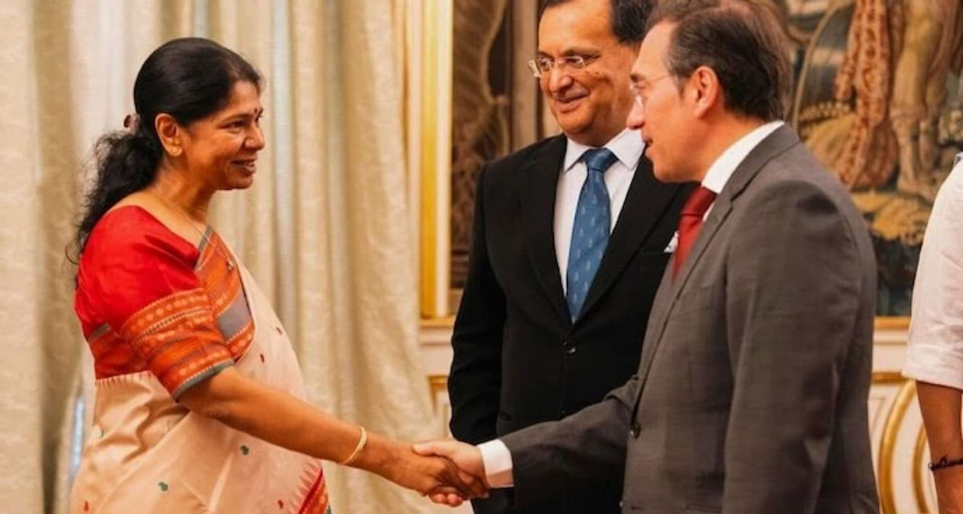 કનિમોઝીએ આતંકવાદ સામે લડવાની અને શાંતિ જાળવવાની જરૂર પર ભાર મૂક્યો