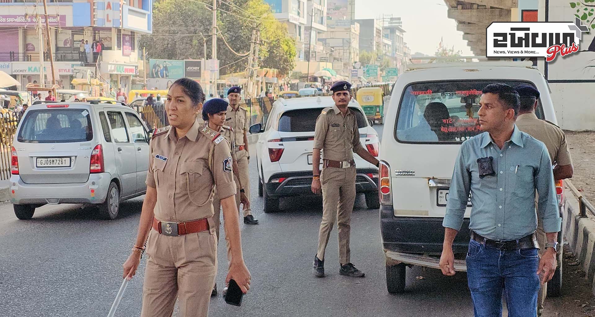 ડીસા ઉત્તર પોલીસે ટ્રાફિક ડ્રાઈવ યોજી રસ્તા વચ્ચે પાર્ક કરતા વાહન ચાલકો સામે કડક કાર્યવાહી કરી