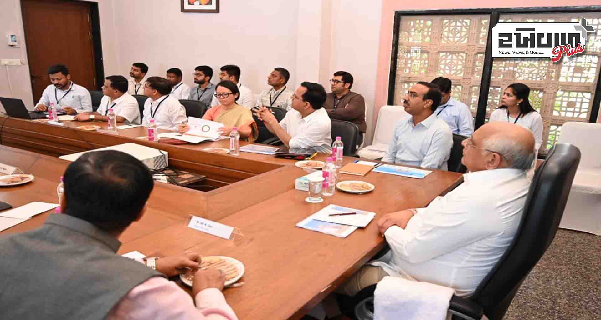 મહેસાણાના વડનગર ખાતે વિવિધ વિકાસ પ્રોજેક્ટ સંદર્ભે મુખ્યમંત્રીના અધ્યક્ષસ્થાને સમીક્ષા બેઠક યોજાઇ