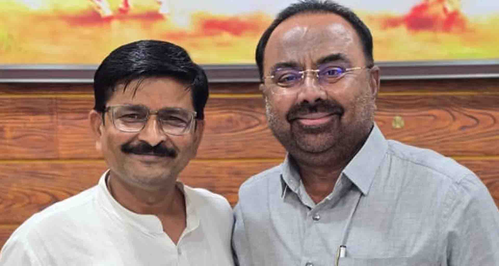 ડીસા ભાજપમાં રાજકીય ગરમાવો: બે હરીફ નેતાઓનું મિલન, ચર્ચાઓનો દોર શરૂ