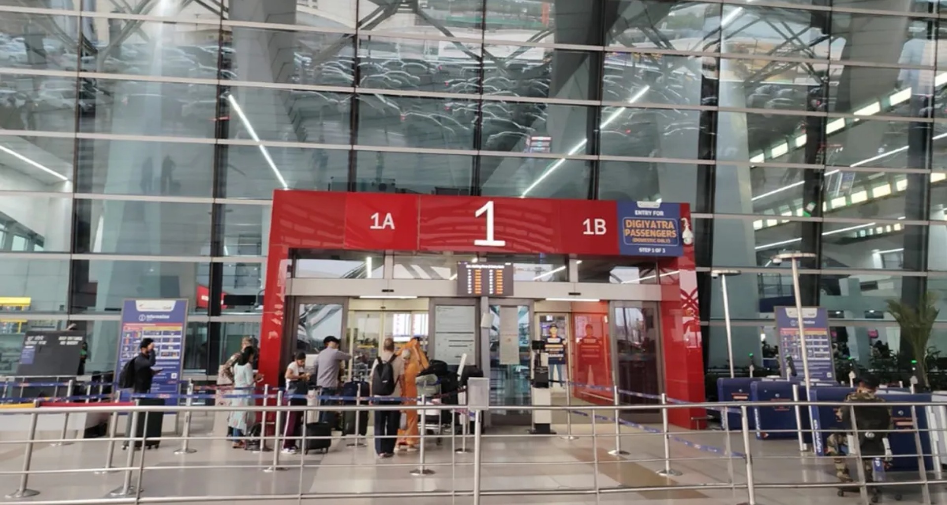 ધુમ્મસે તબાહી મચાવી! દિલ્હી એરપોર્ટ પર 27 ફ્લાઇટ્સ રદ