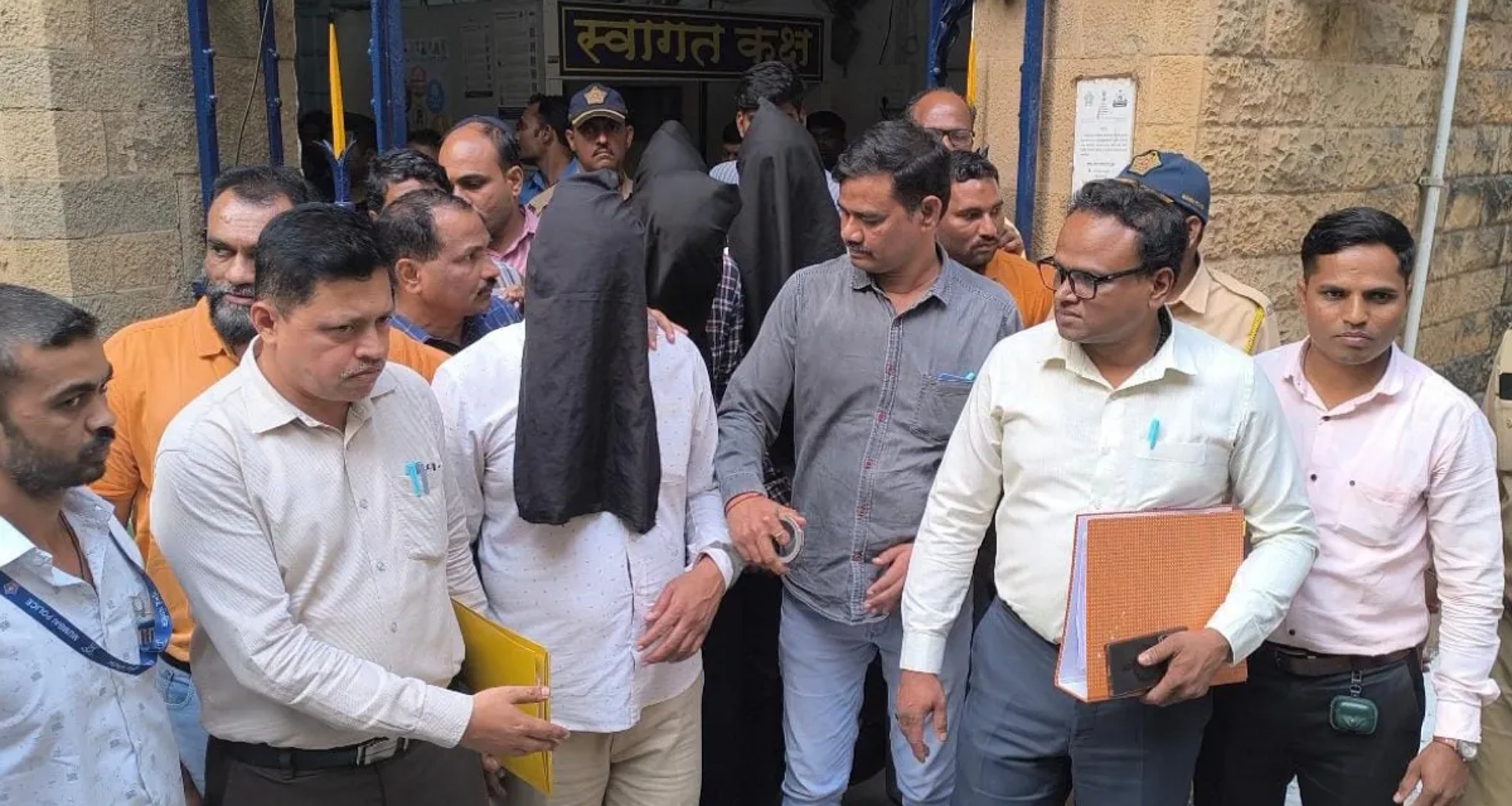 રોહિત શેટ્ટી ફાયરિંગ કેસમાં એક મોટો ખુલાસો, ગેરેજ મિકેનિકના આડમાં બિશ્નોઈ ગેંગને હથિયારો પૂરા પાડવામાં આવતા હતા