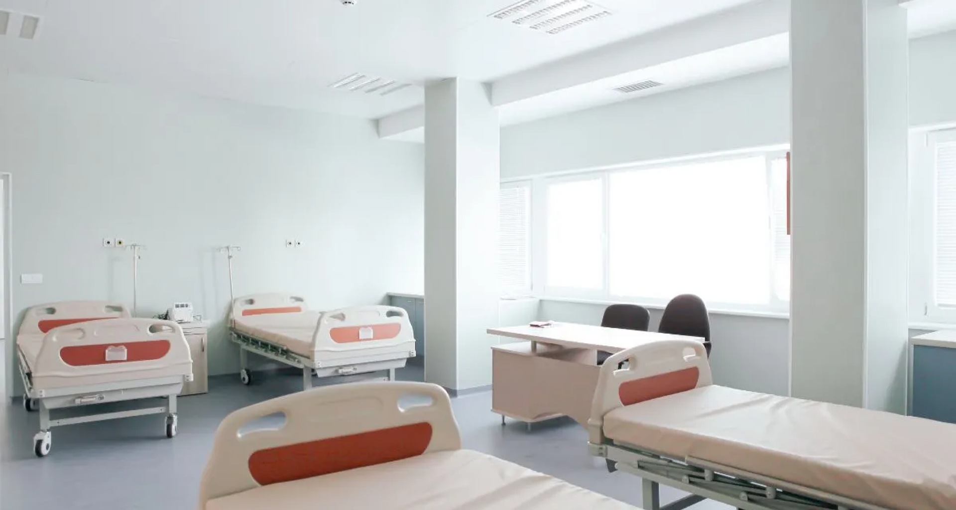 મધ્યાહન ભોજન ખાધા બાદ 45 વિદ્યાર્થીઓ બીમાર પડ્યા, 10 વિદ્યાર્થીઓની હાલત ગંભીર