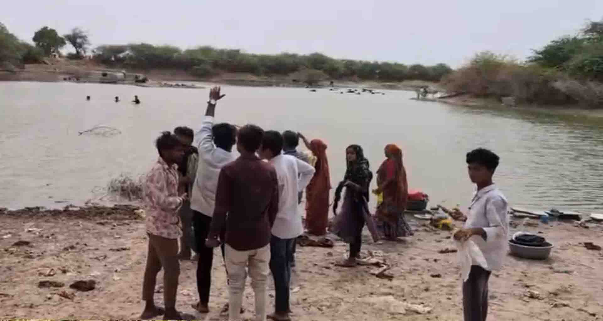 શંખેશ્વરના લોલાડા ગામના તળાવમાં નાહવા પડેલી નાયક પરિવારની બે માસુમ બાળકી ડુબી