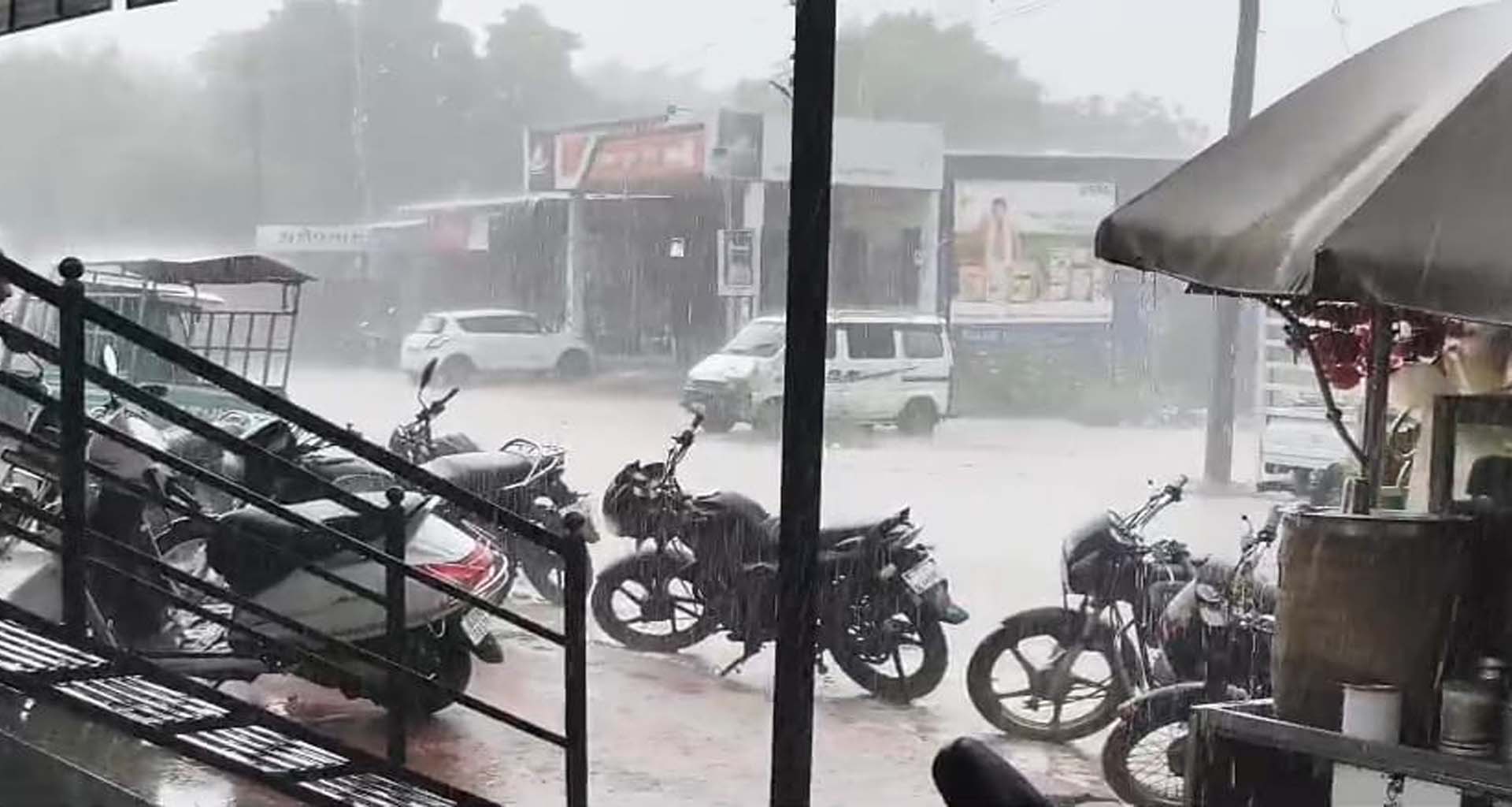 બનાસકાંઠા જિલ્લામાં ભારે વરસાદની આગાહી વચ્ચે સાર્વત્રિક વરસાદ નોંધાયો