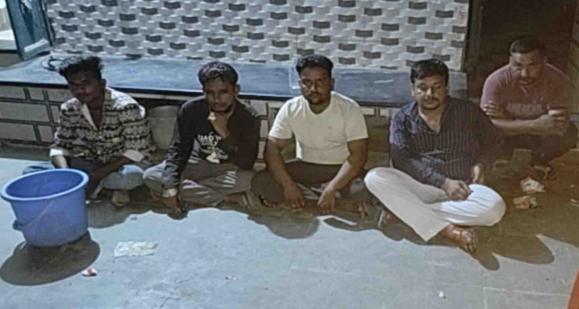 મહેસાણામાં પોલીસે 1.79 લાખનો વિદેસી દારૂ પકડી પાડ્યો; 5 આરોપીઓની અટકાયત