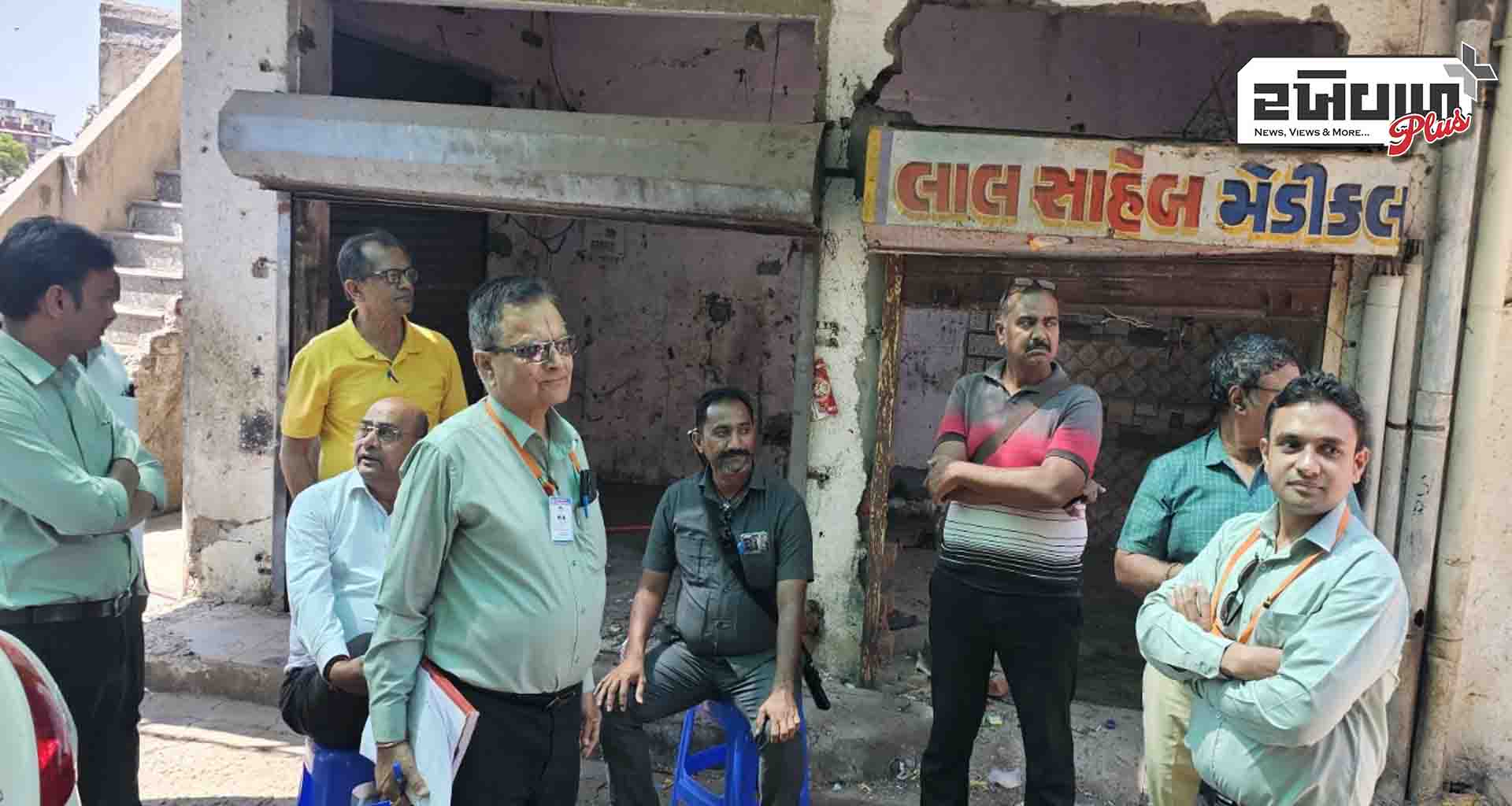 પાટણ નાગરિક સહકારી બેંક દ્વારા લોન ભરપાઈ ના કરનાર દુકાનની જાહેર મા હરાજી કરાઈ