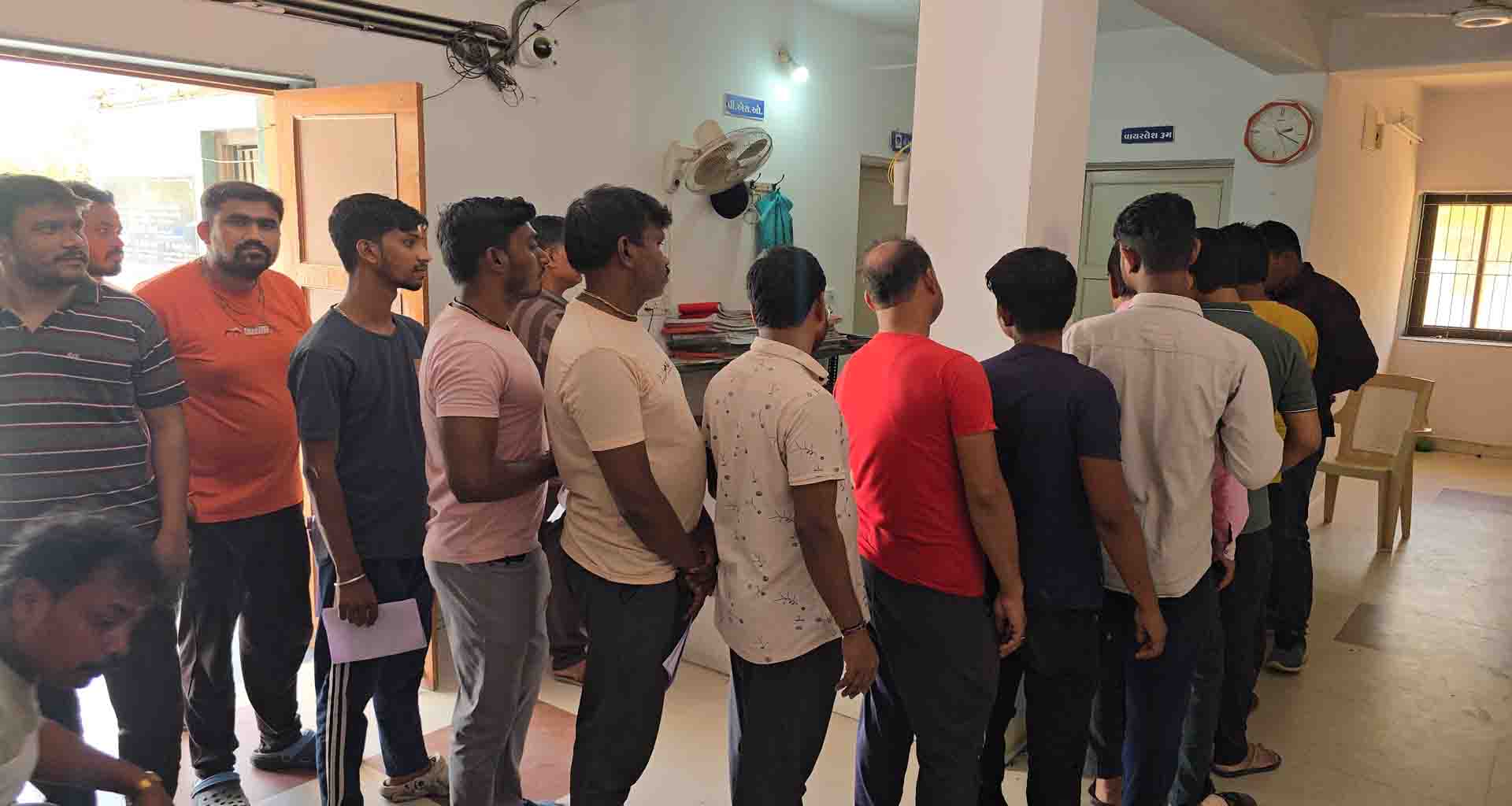 ડીસા ઉત્તર પોલીસ દ્વારા બાંગ્લાદેશી તેમજ બંગાળી શંકાસ્પદ લોકોની ઓળખ શરૂ