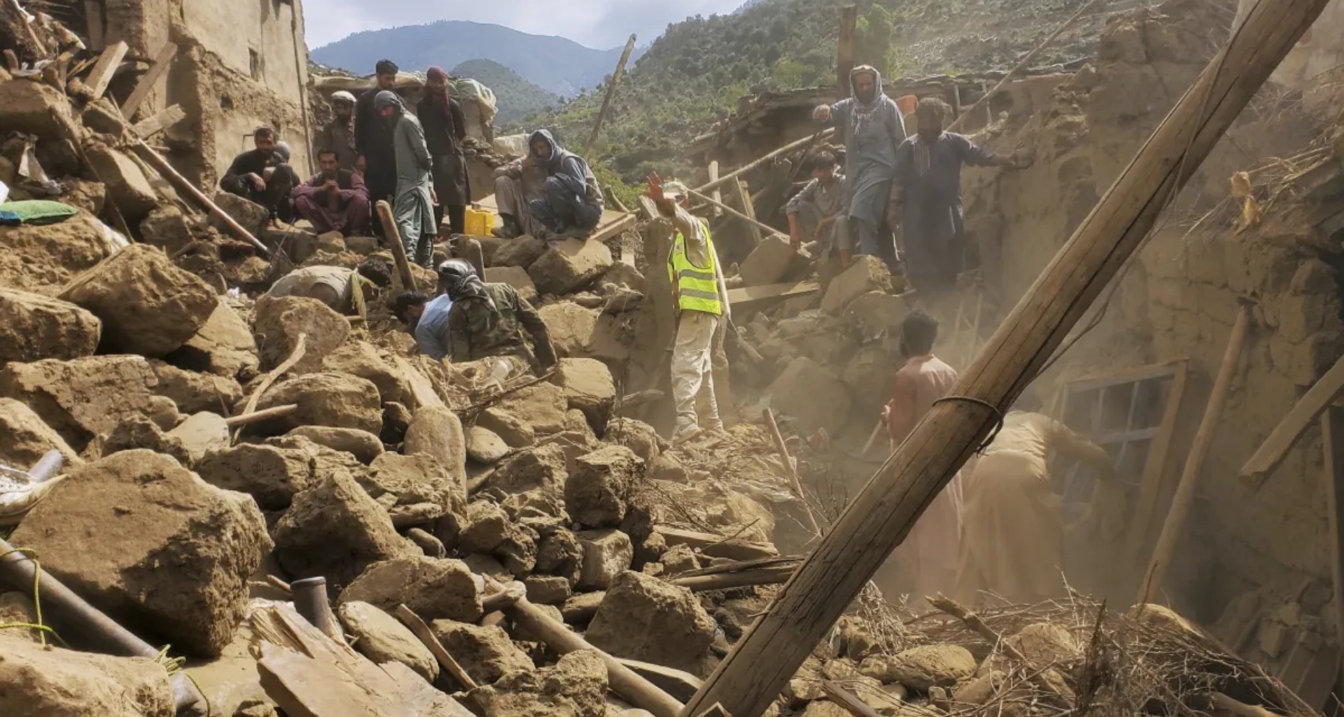 ભારતના પાડોશી દેશમાં ભૂકંપથી ગભરાટ, ફરી અનુભવાયા ભૂકંપના આંચકા, આ હતી તીવ્રતા